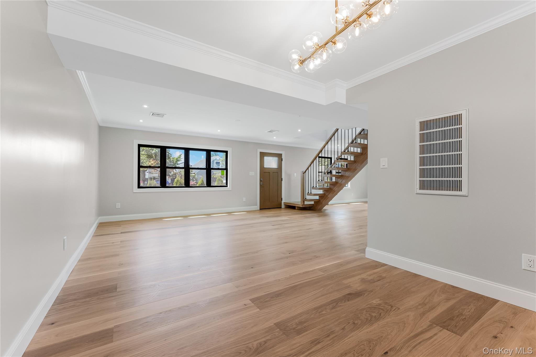 41 Madison Avenue, New Hyde Park, NY 11040