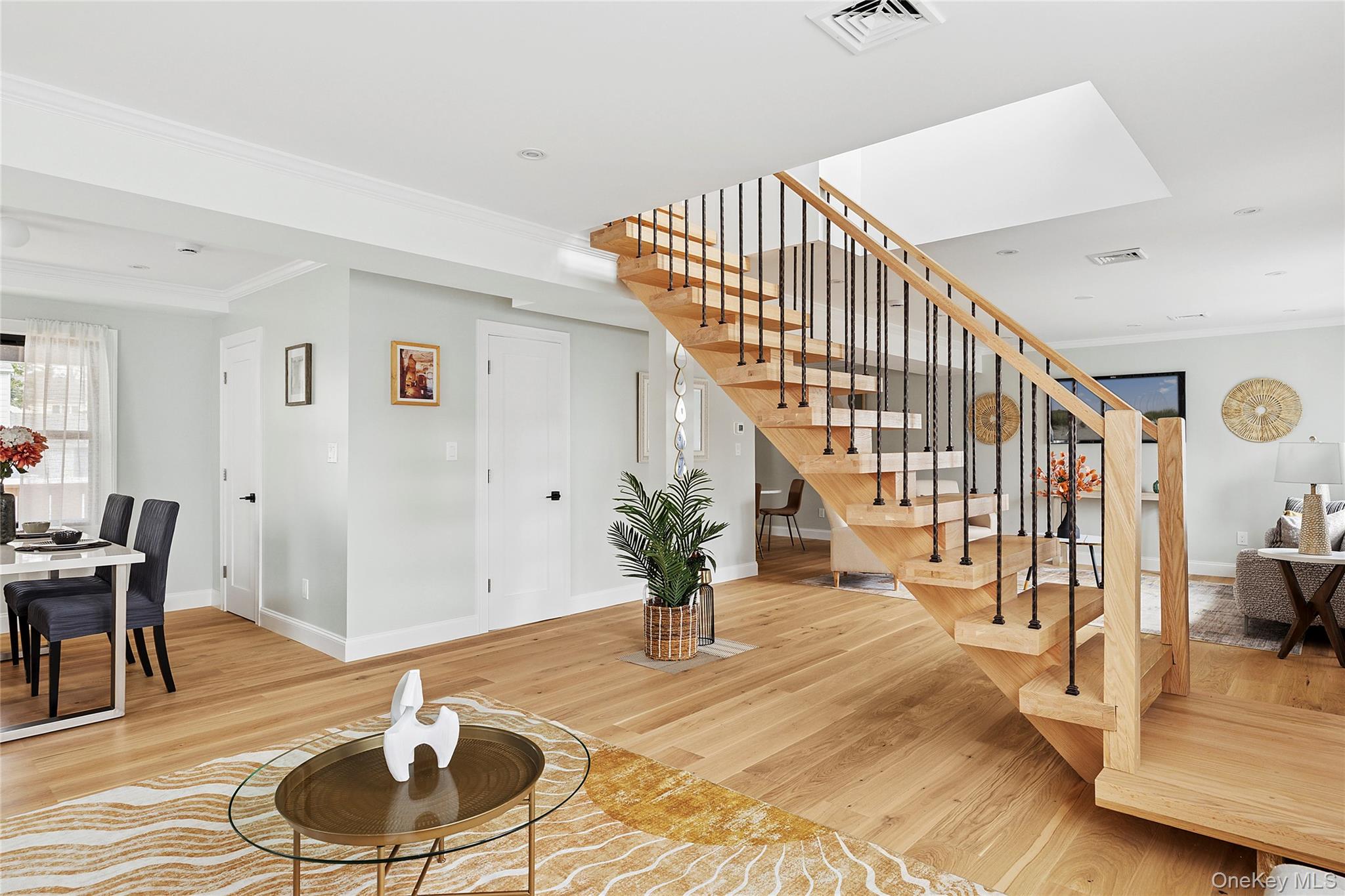 41 Madison Avenue, New Hyde Park, NY 11040