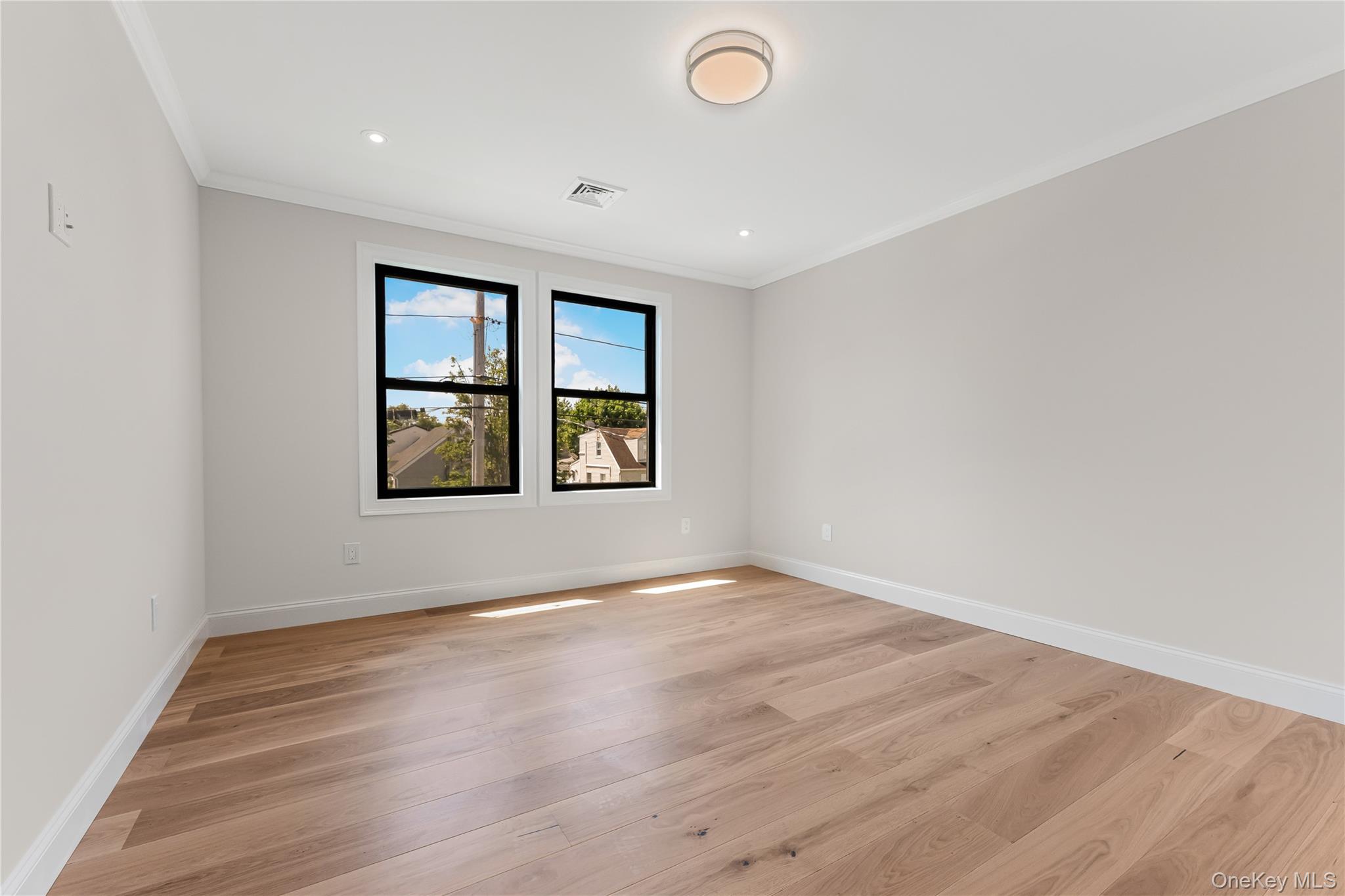 41 Madison Avenue, New Hyde Park, NY 11040