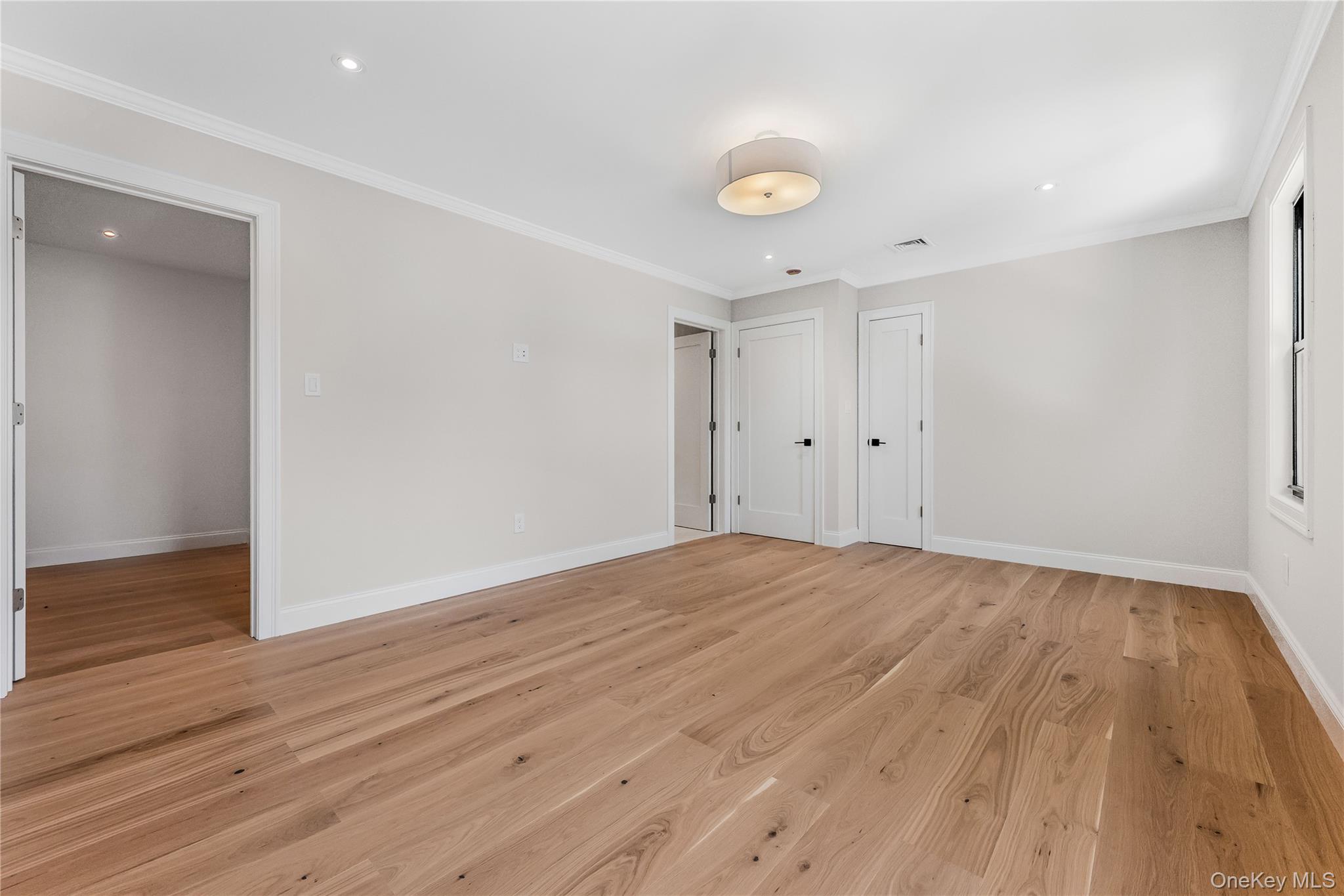 41 Madison Avenue, New Hyde Park, NY 11040