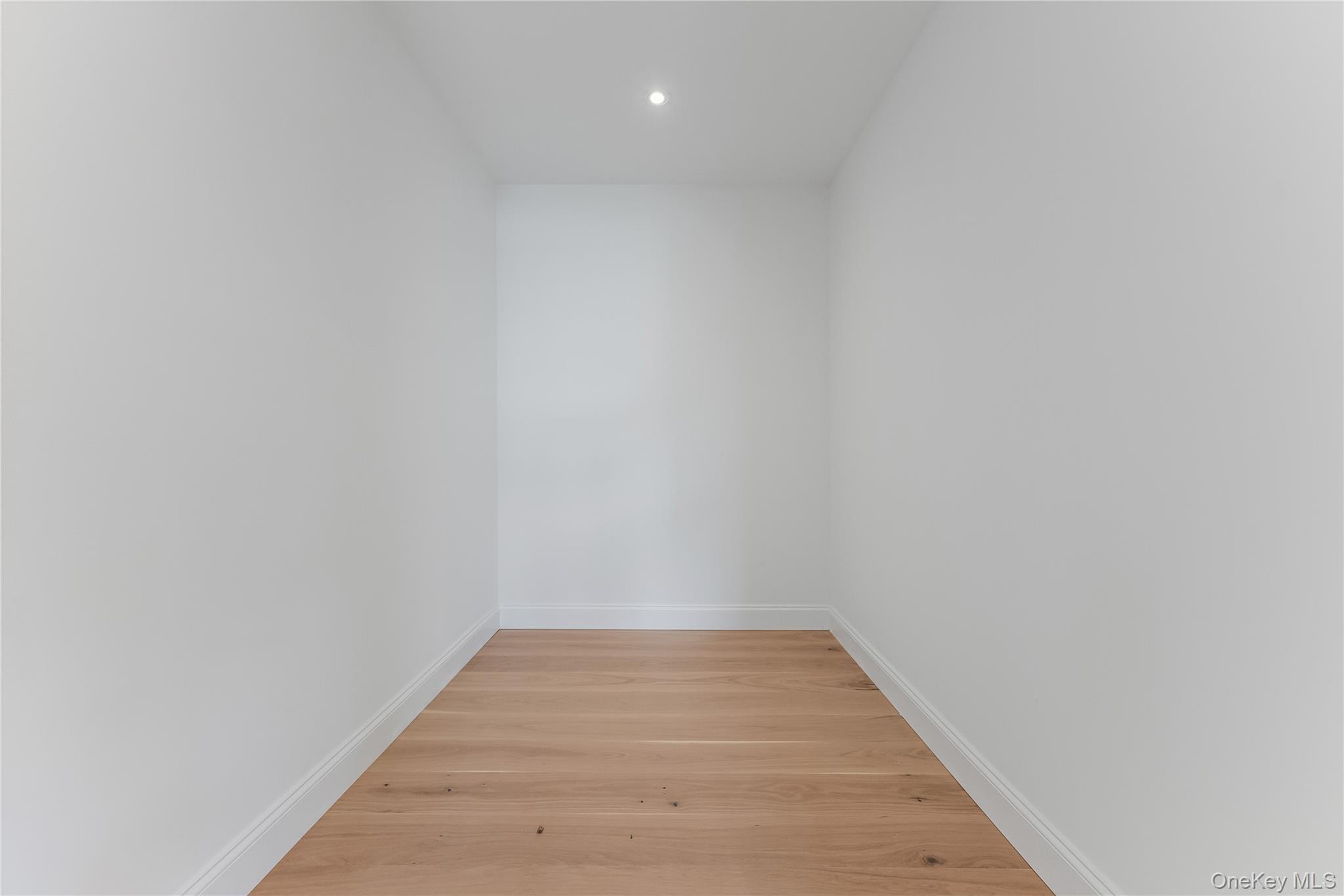 41 Madison Avenue, New Hyde Park, NY 11040