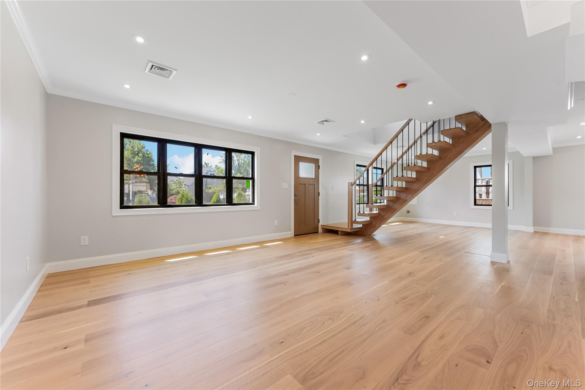 41 Madison Avenue, New Hyde Park, NY 11040