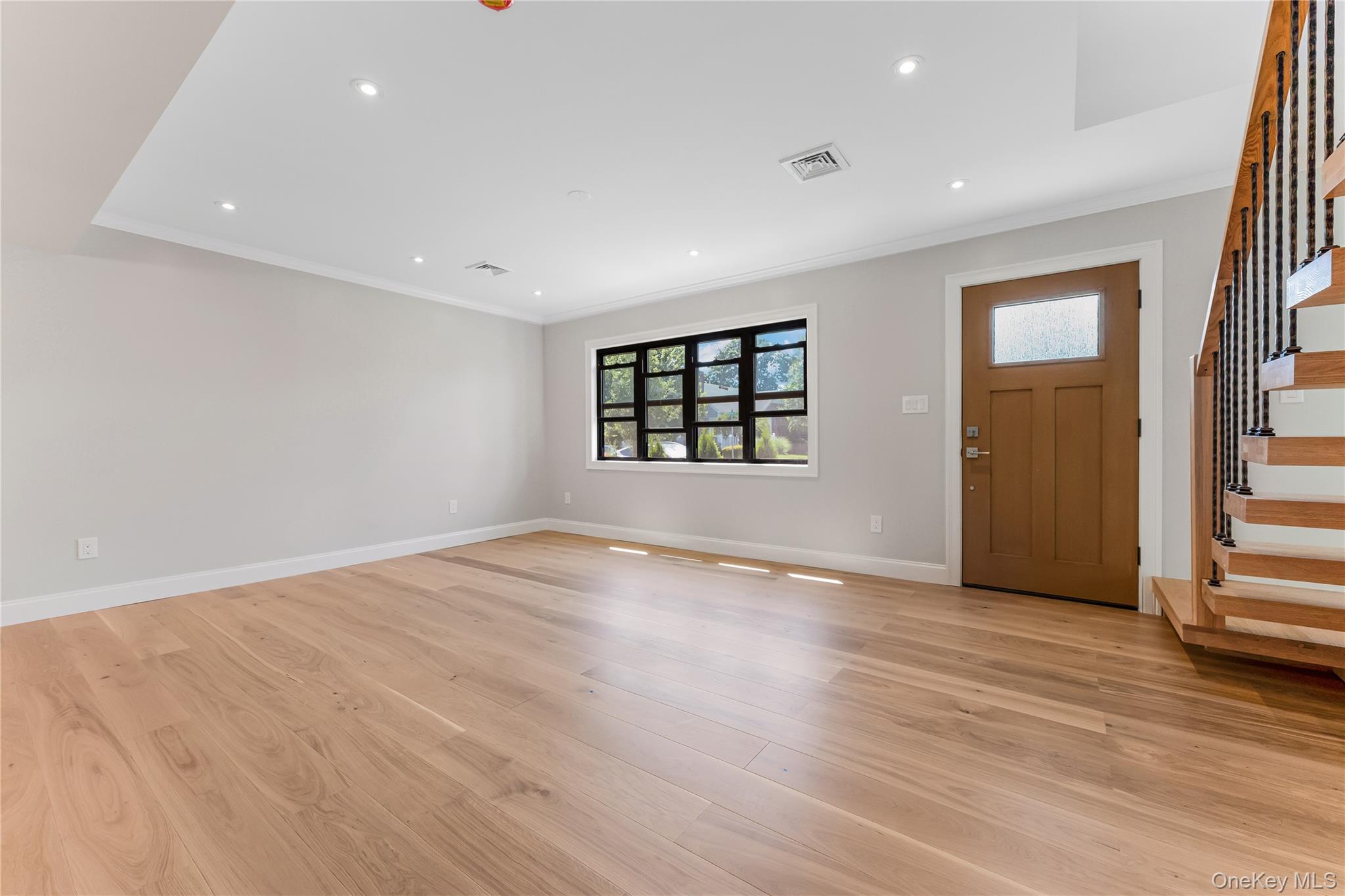 41 Madison Avenue, New Hyde Park, NY 11040