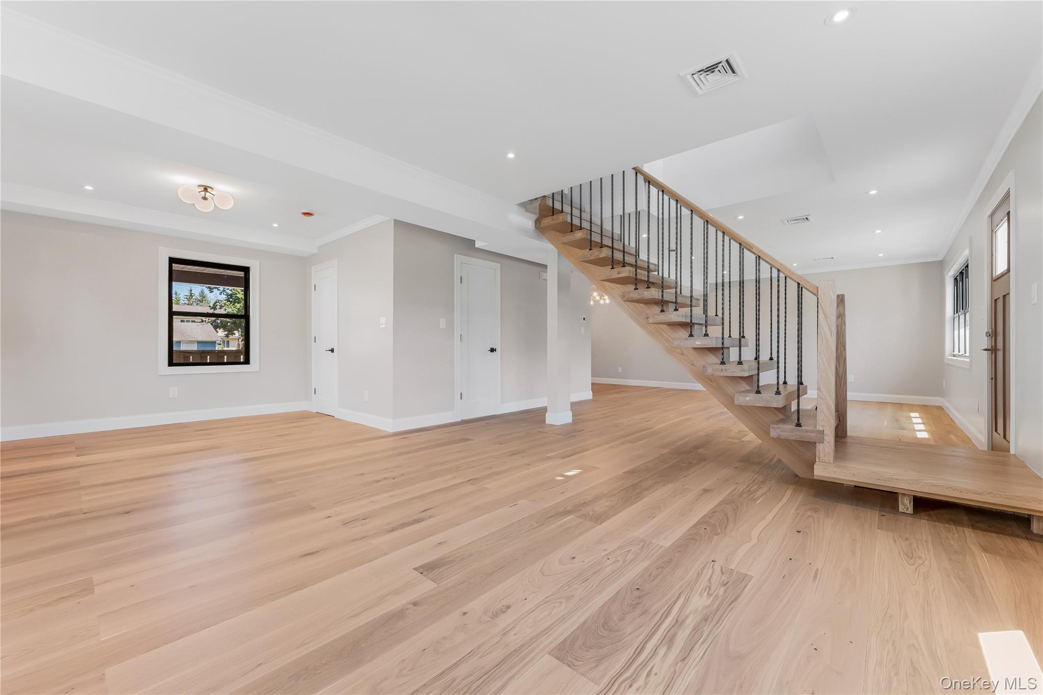 41 Madison Avenue, New Hyde Park, NY 11040