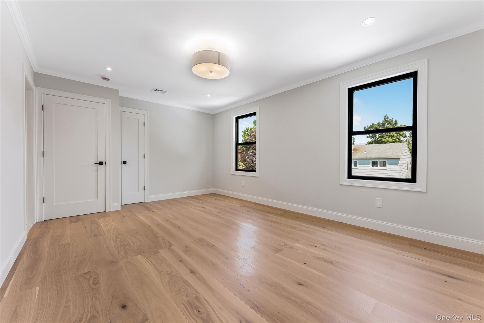 41 Madison Avenue, New Hyde Park, NY 11040