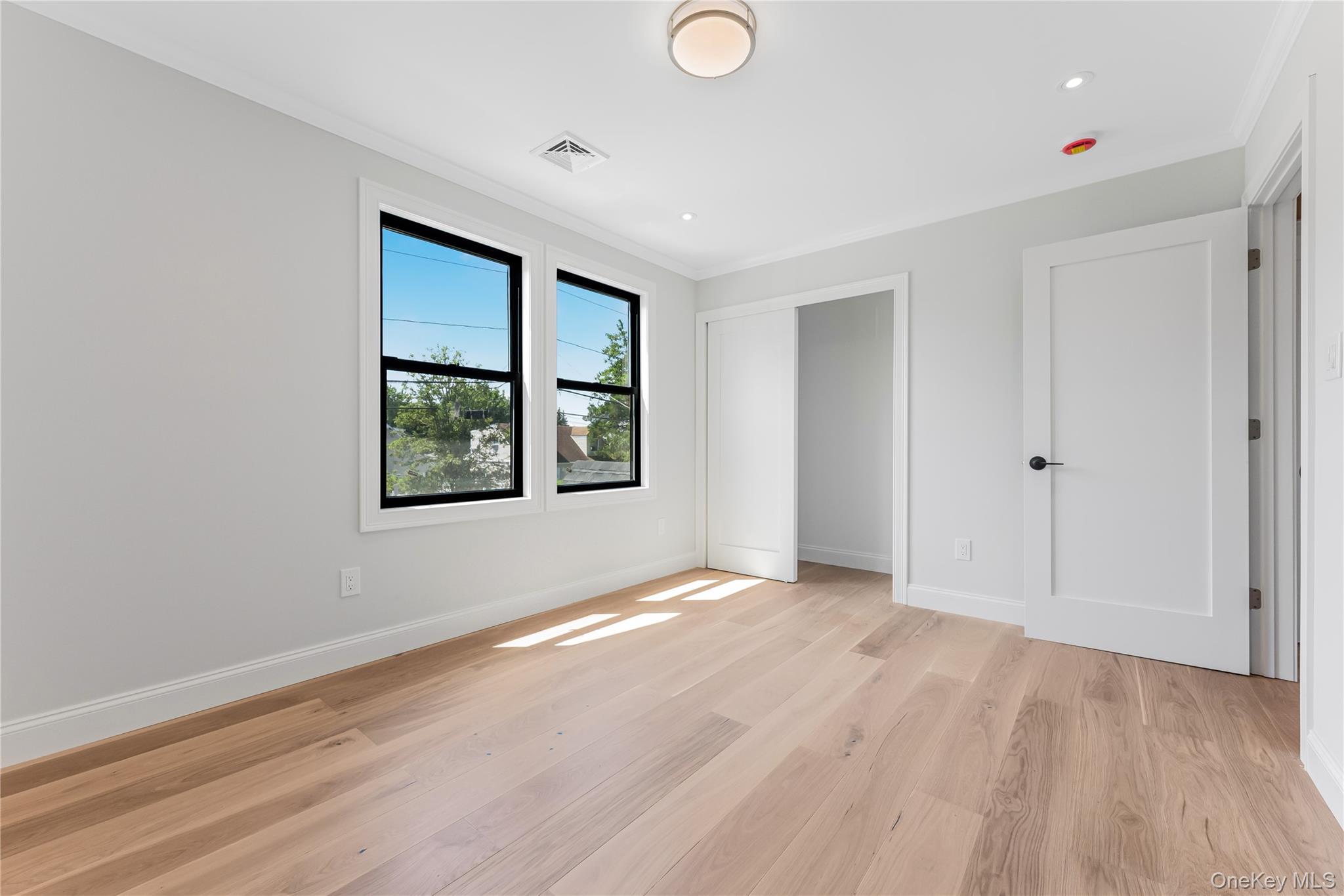 41 Madison Avenue, New Hyde Park, NY 11040