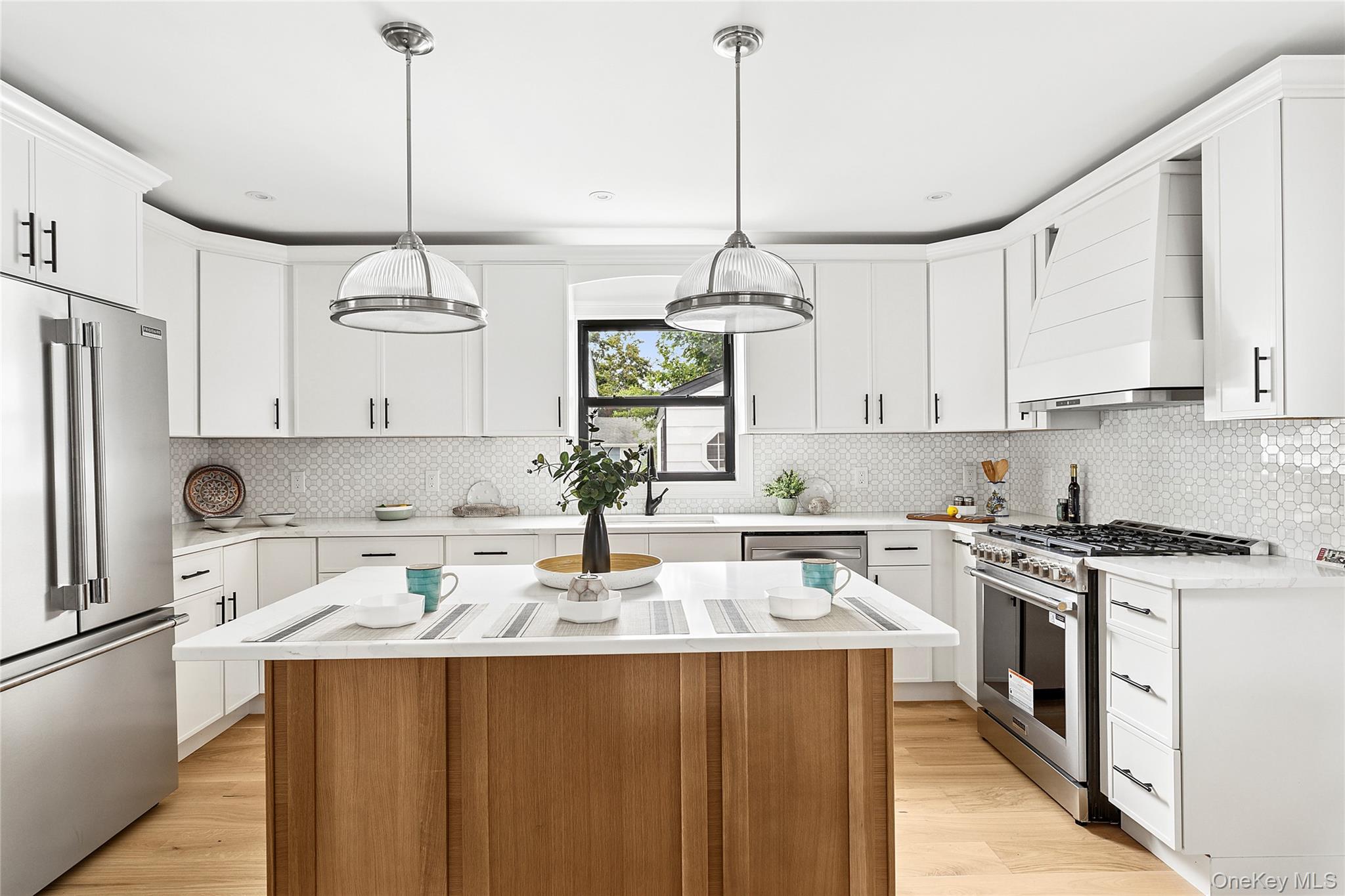 41 Madison Avenue, New Hyde Park, NY 11040