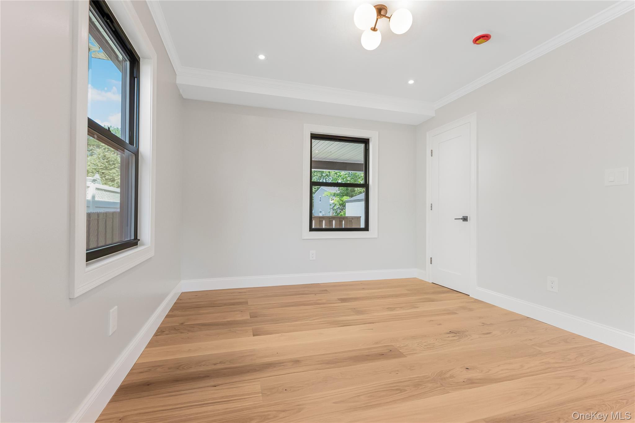 41 Madison Avenue, New Hyde Park, NY 11040