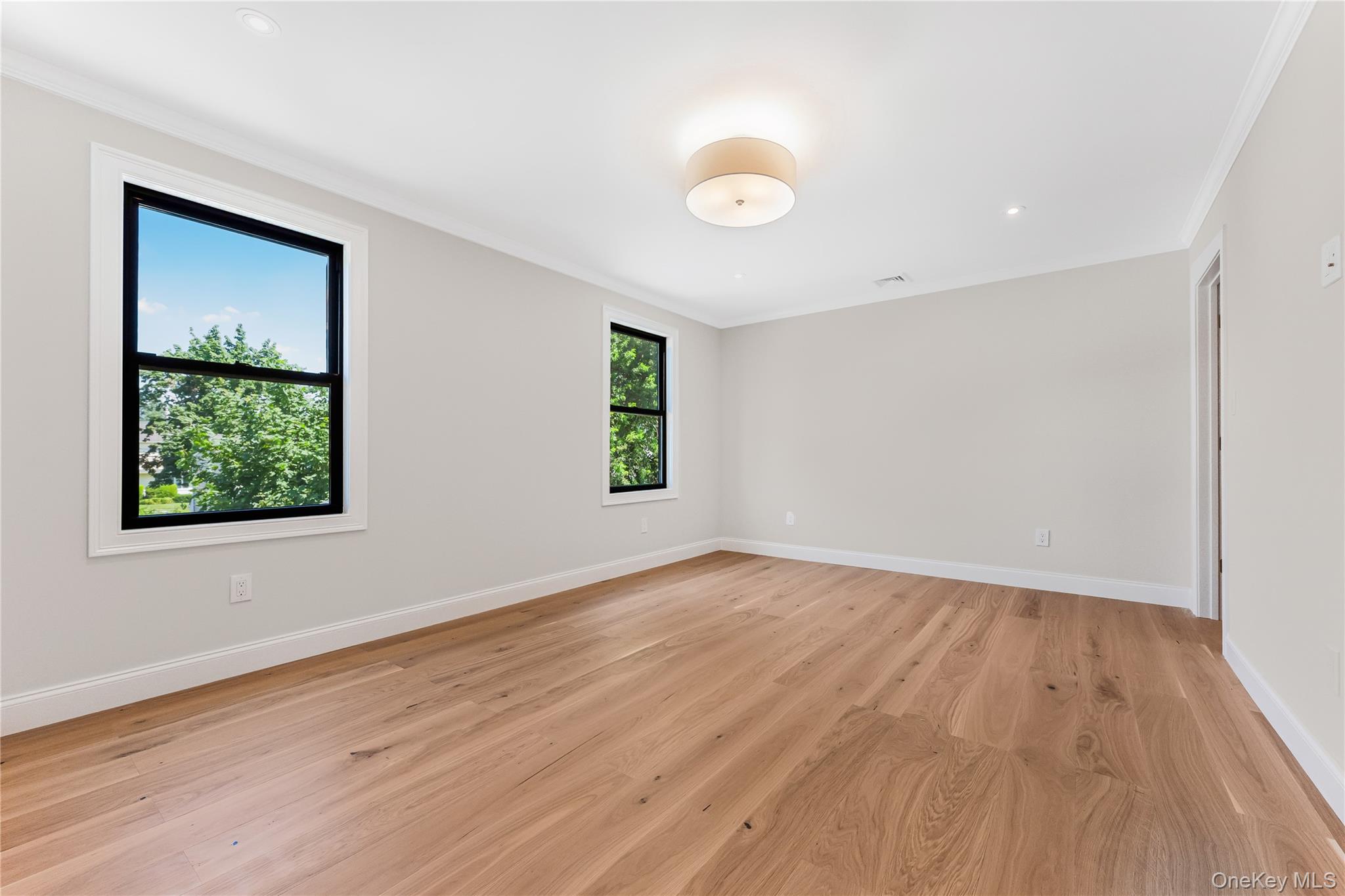 41 Madison Avenue, New Hyde Park, NY 11040