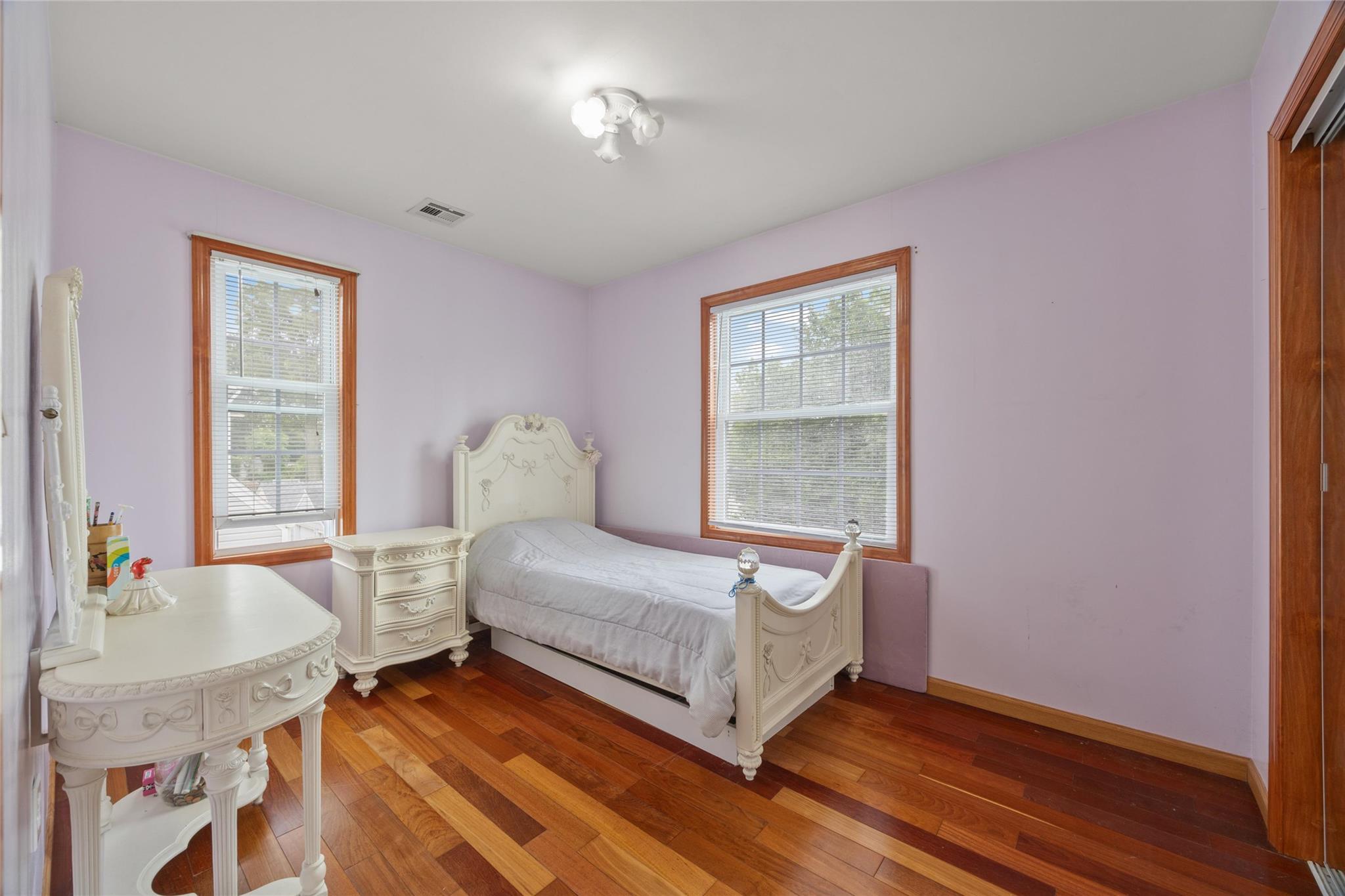 65 Netherwood Drive, Albertson, NY 11507