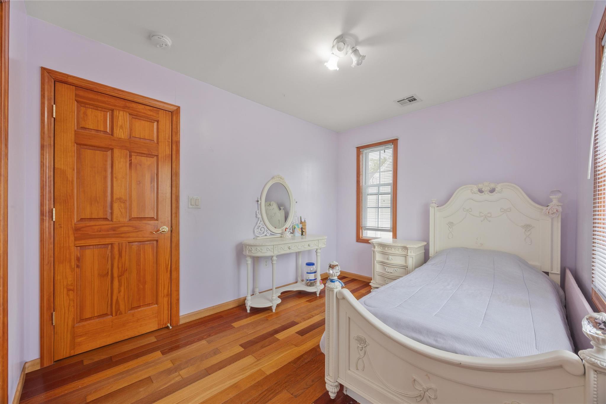 65 Netherwood Drive, Albertson, NY 11507