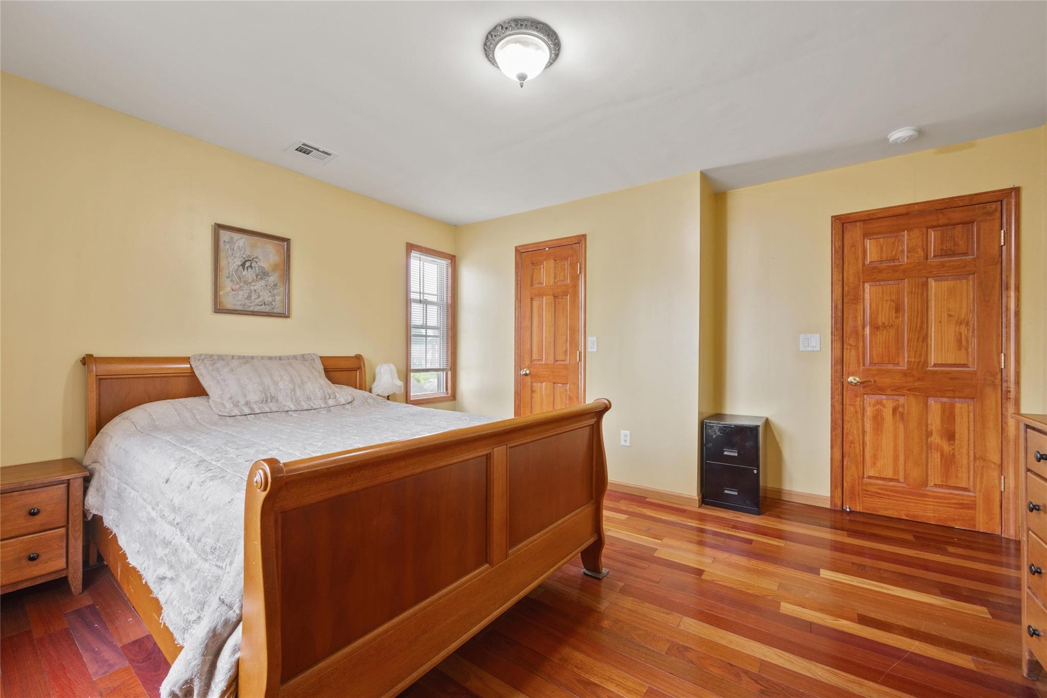 65 Netherwood Drive, Albertson, NY 11507