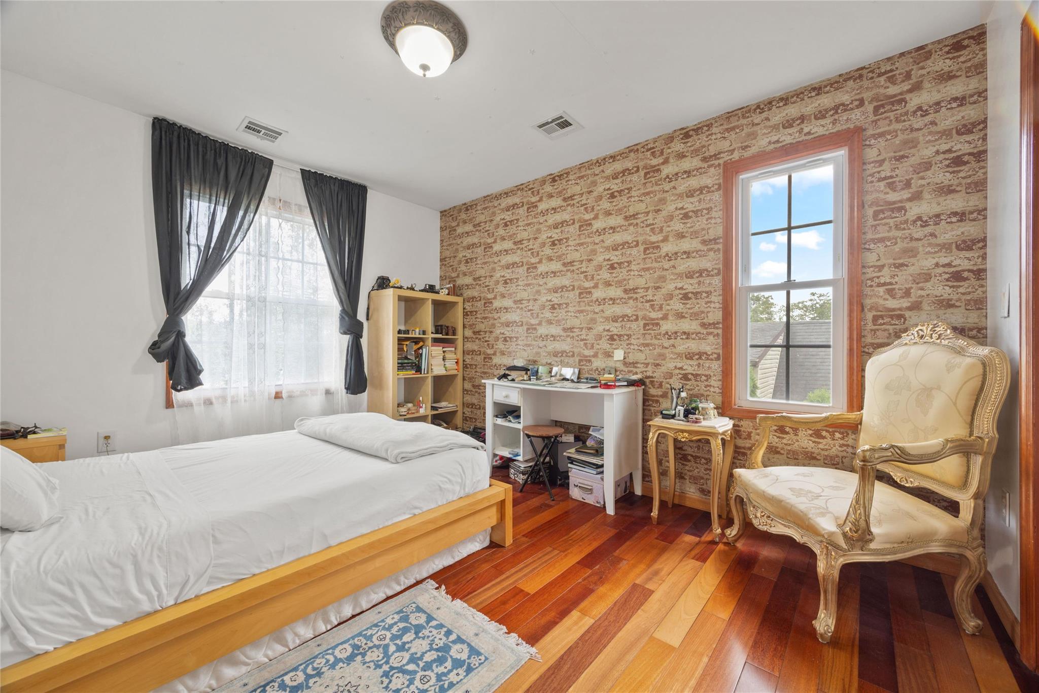 65 Netherwood Drive, Albertson, NY 11507