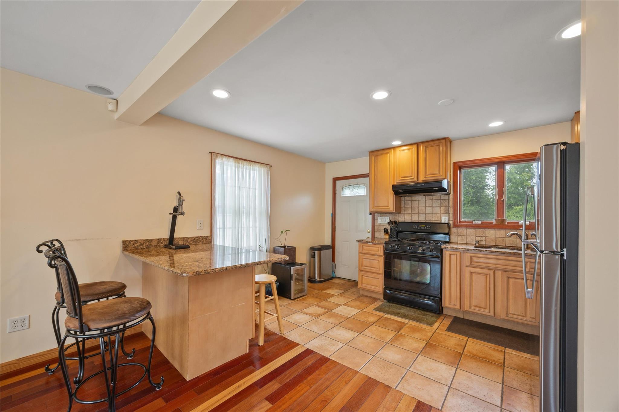 65 Netherwood Drive, Albertson, NY 11507