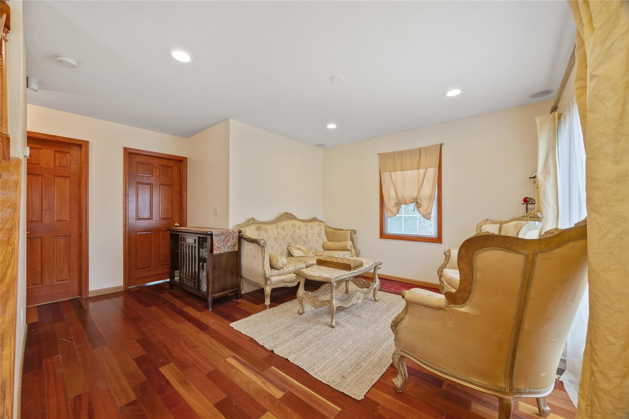 65 Netherwood Drive, Albertson, NY 11507