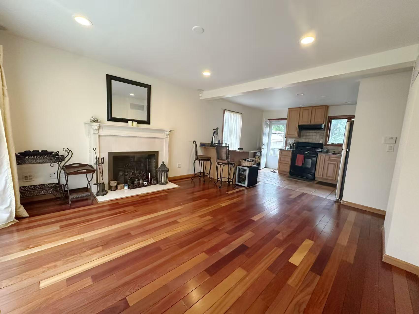 65 Netherwood Drive, Albertson, NY 11507