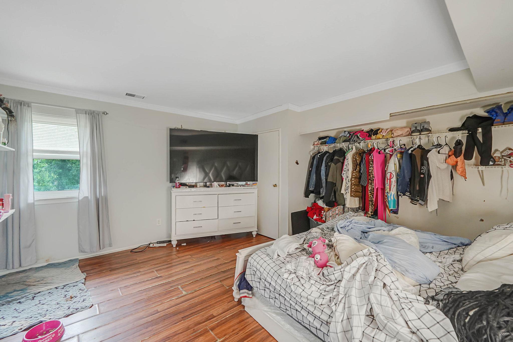 43 Artist Lake Drive, Middle Island, NY 11953