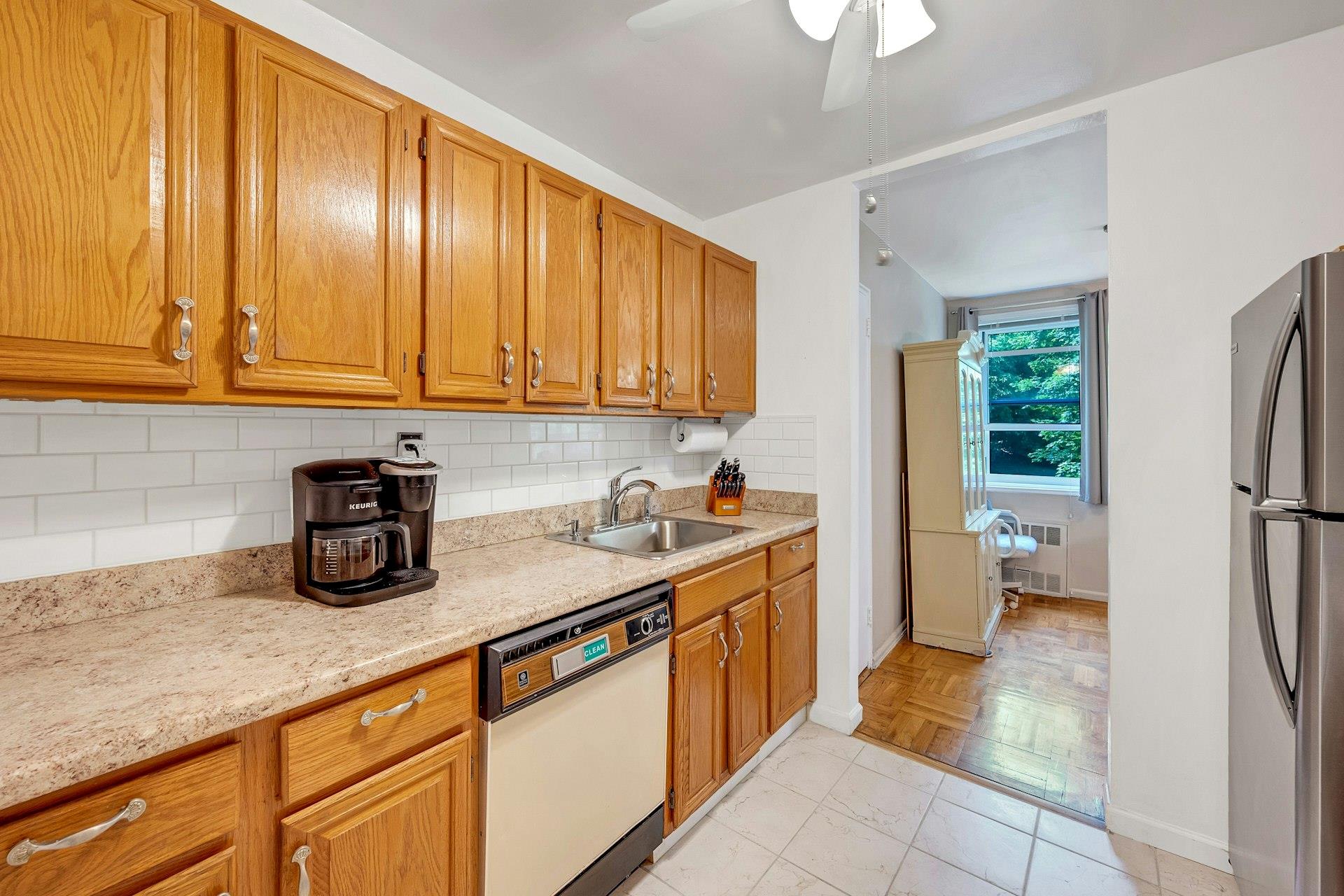 98 DeHaven Drive # 1F, Yonkers, NY 10703