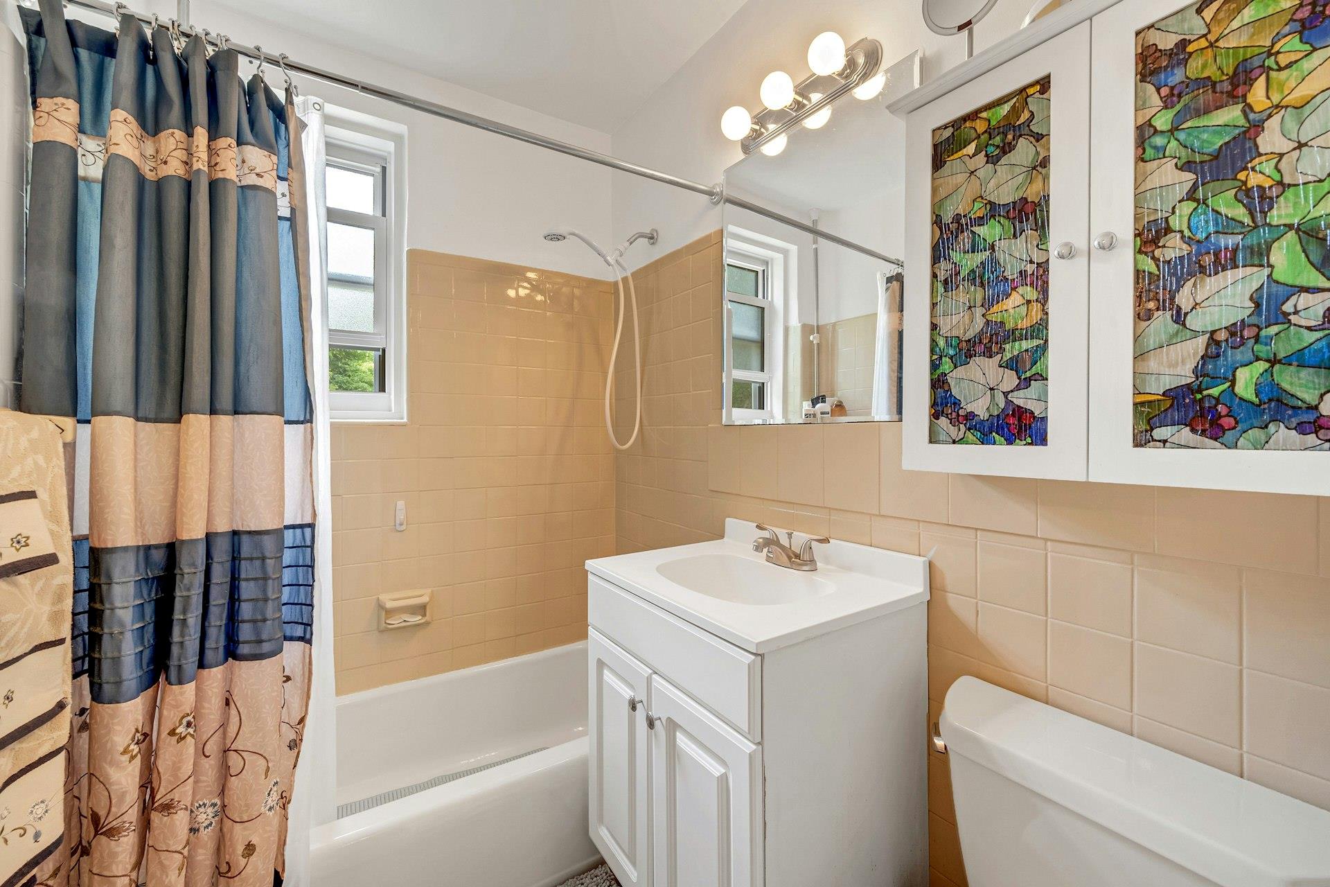 98 DeHaven Drive # 1F, Yonkers, NY 10703