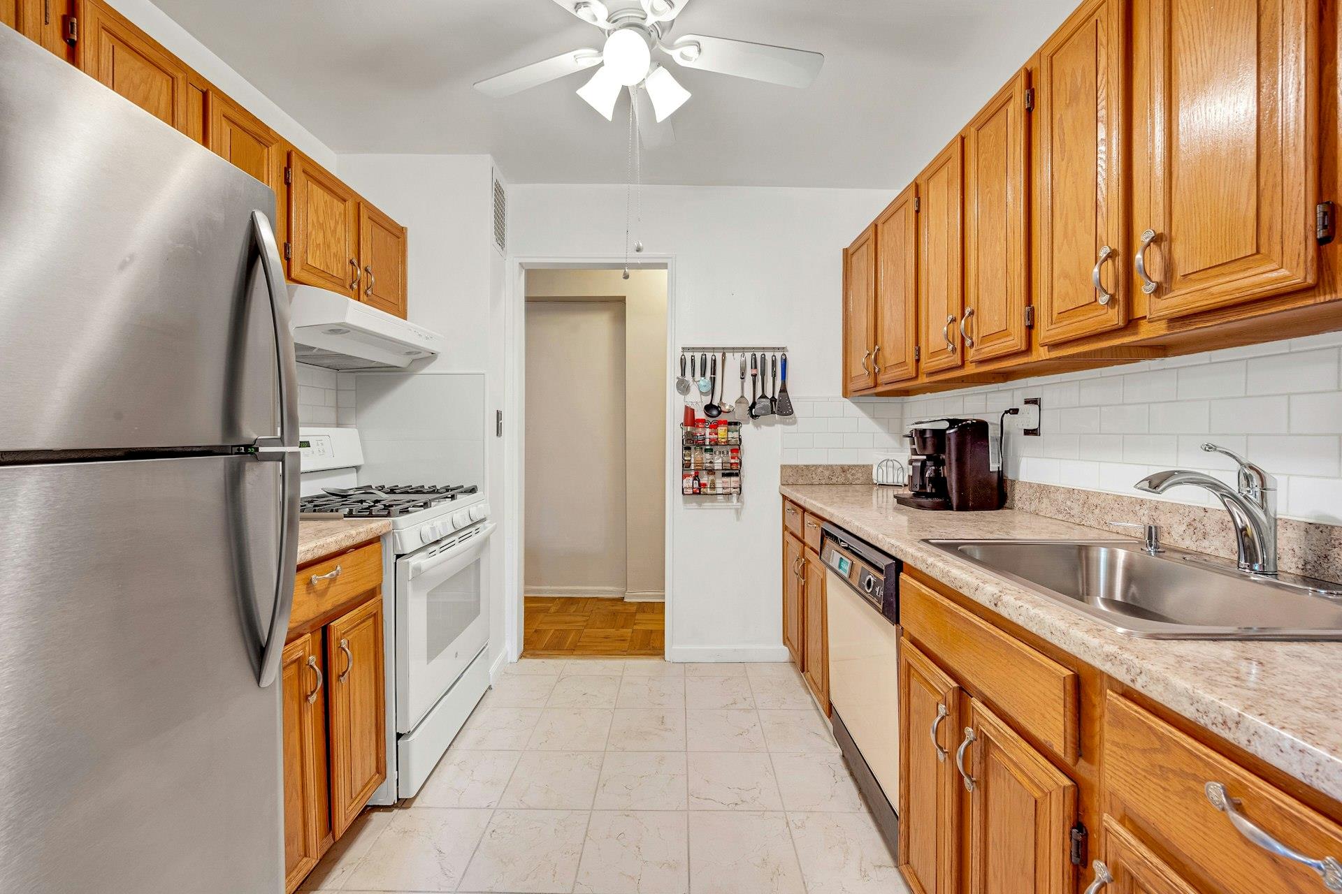 98 DeHaven Drive # 1F, Yonkers, NY 10703