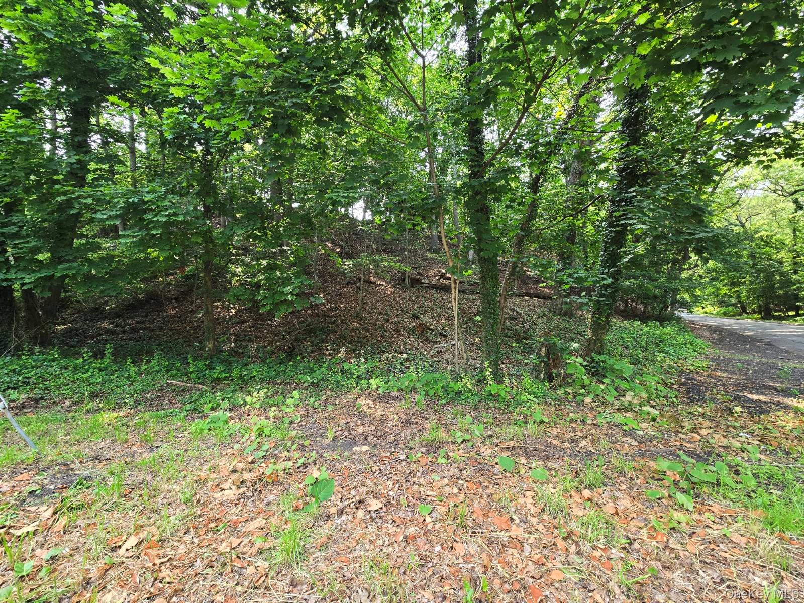 lot Valley Avenue, Northport, NY 11768