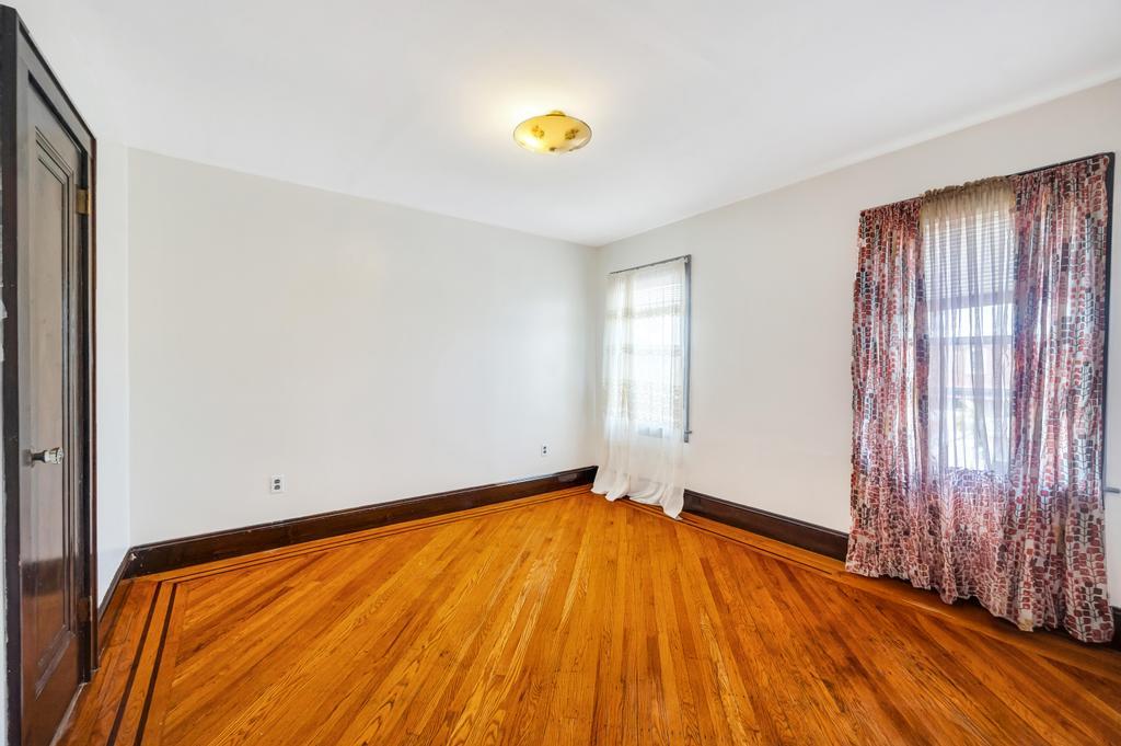 11467 202nd Street, Saint Albans, NY 11412