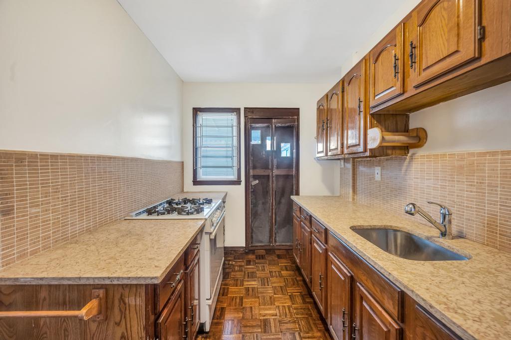 11467 202nd Street, Saint Albans, NY 11412