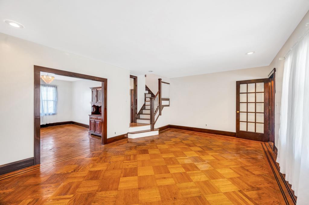 11467 202nd Street, Saint Albans, NY 11412