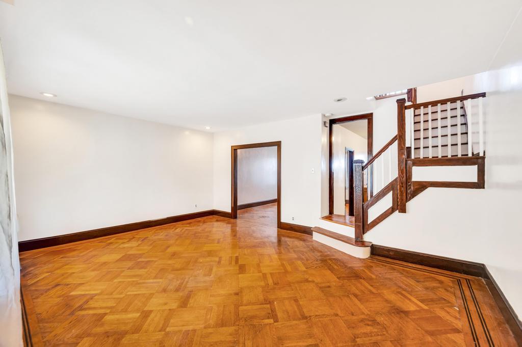 11467 202nd Street, Saint Albans, NY 11412