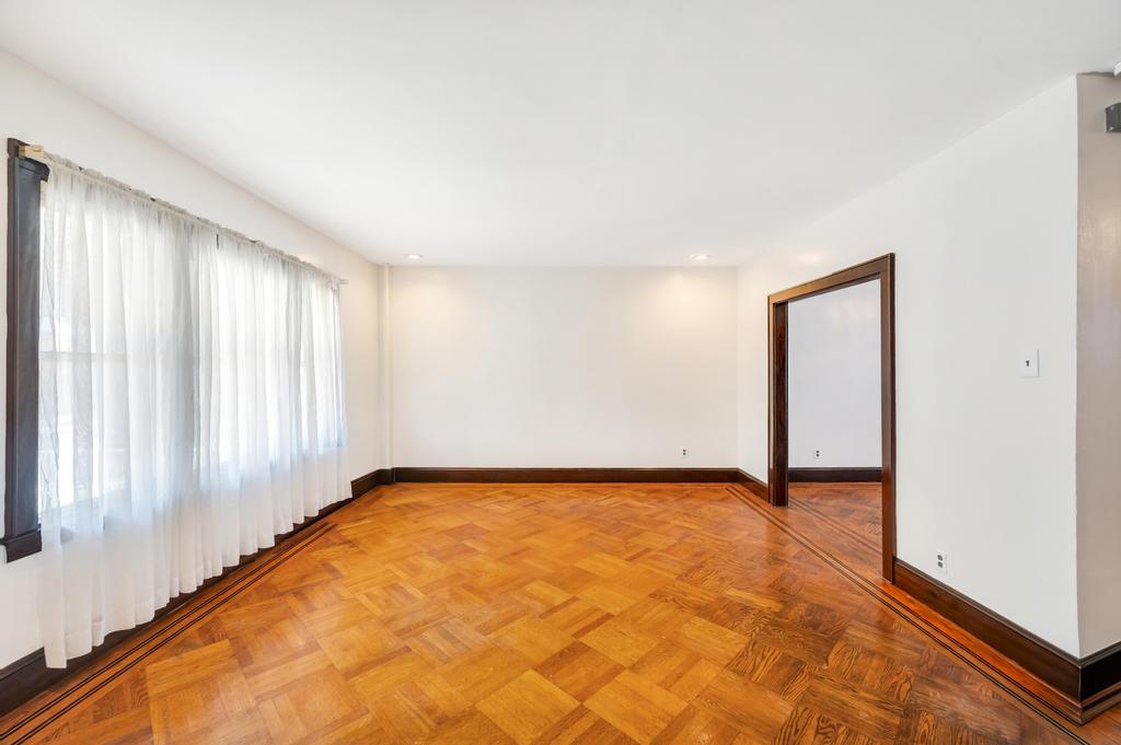 11467 202nd Street, Saint Albans, NY 11412