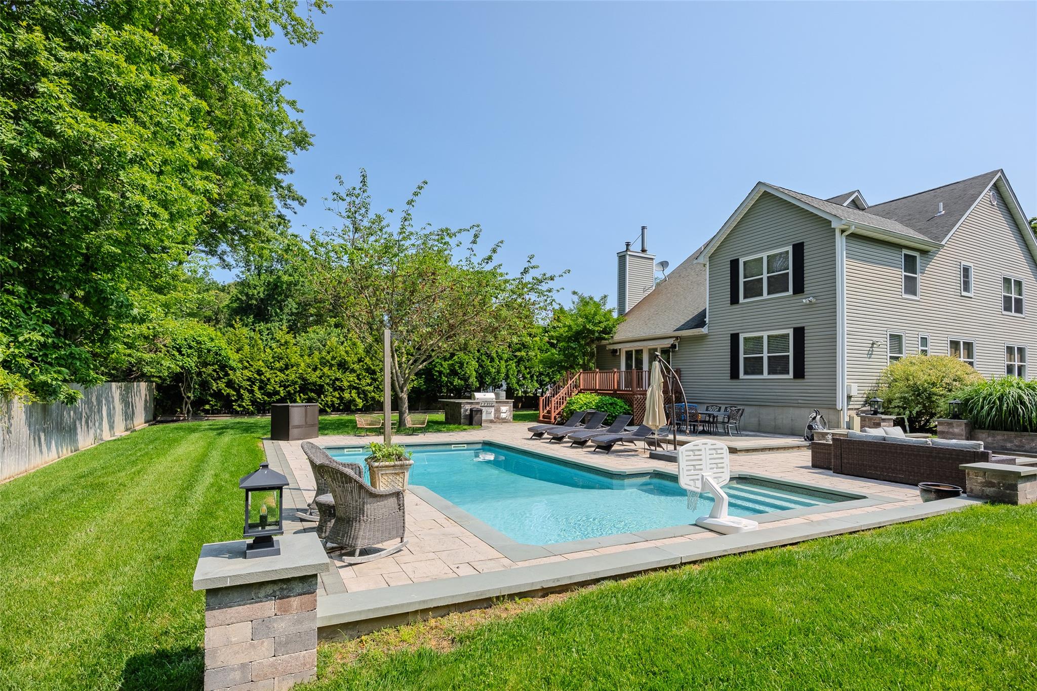 7 Long View Drive, Wading River, NY 11792