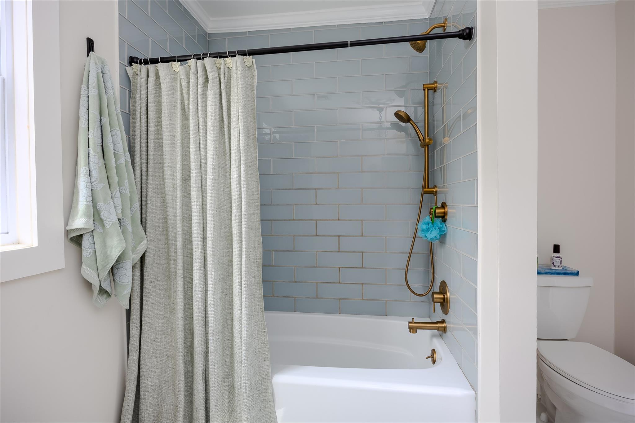 7 Long View Drive, Wading River, NY 11792