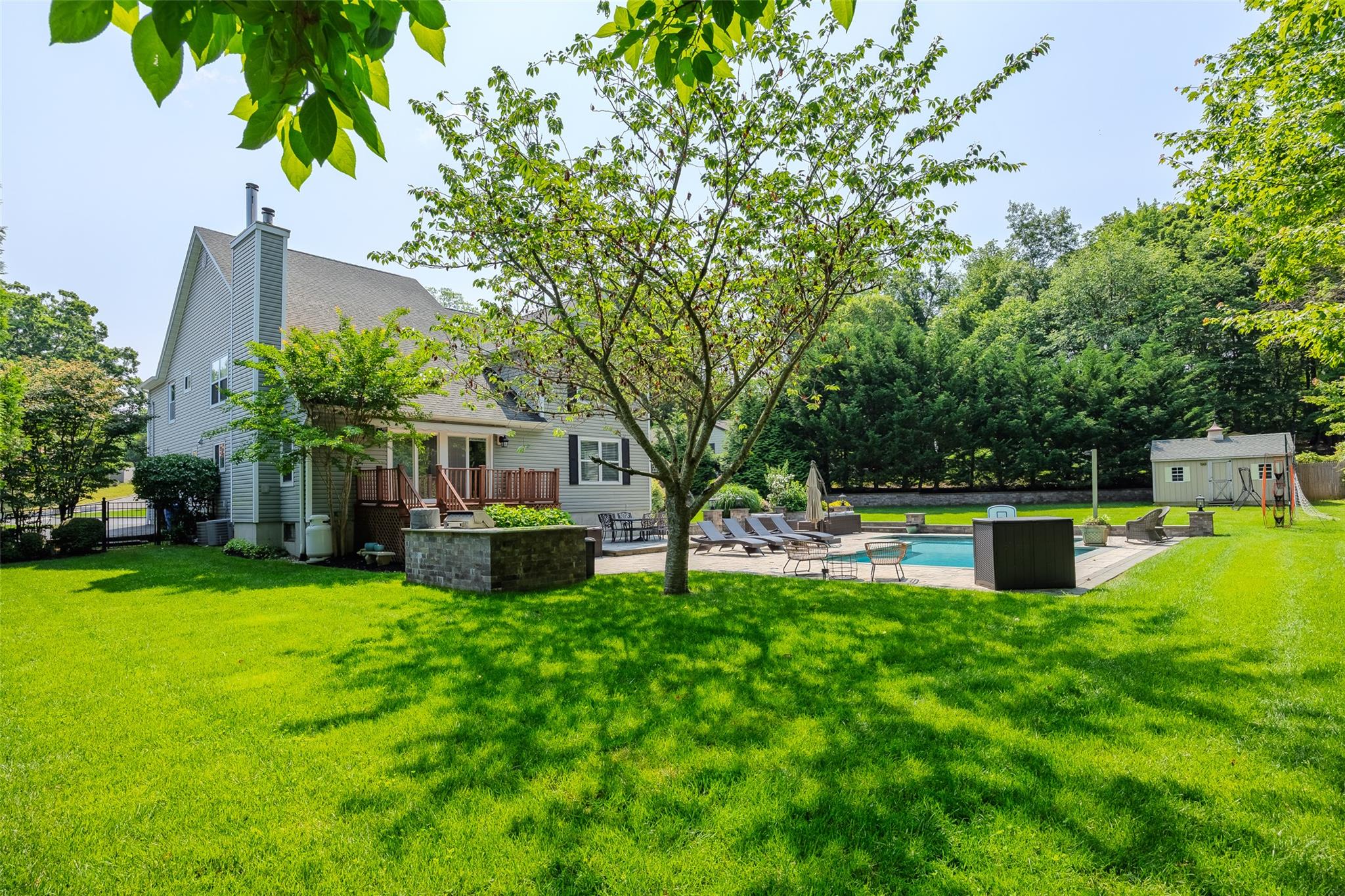 7 Long View Drive, Wading River, NY 11792