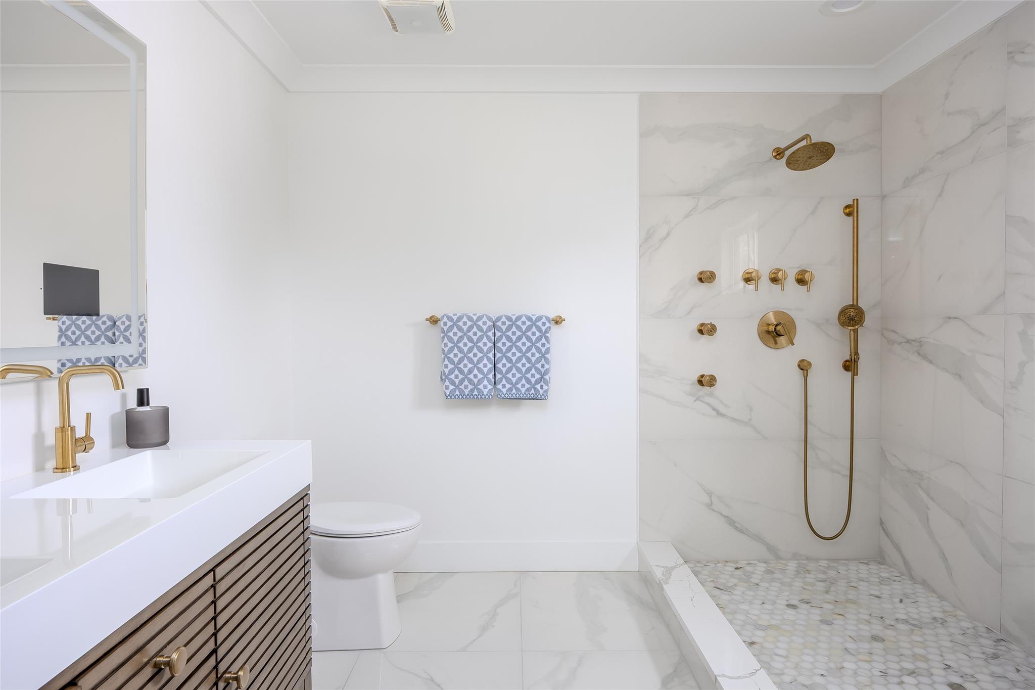 7 Long View Drive, Wading River, NY 11792