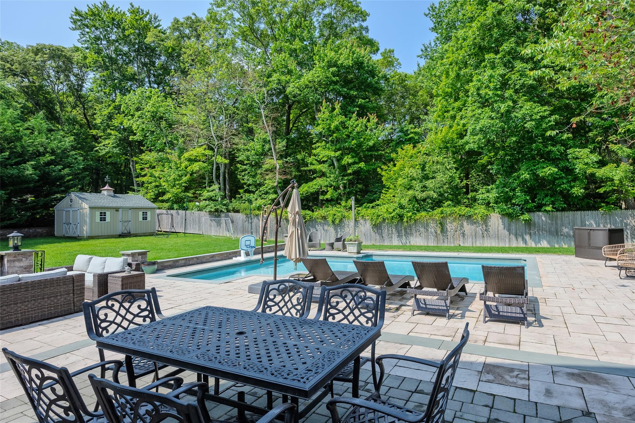 7 Long View Drive, Wading River, NY 11792