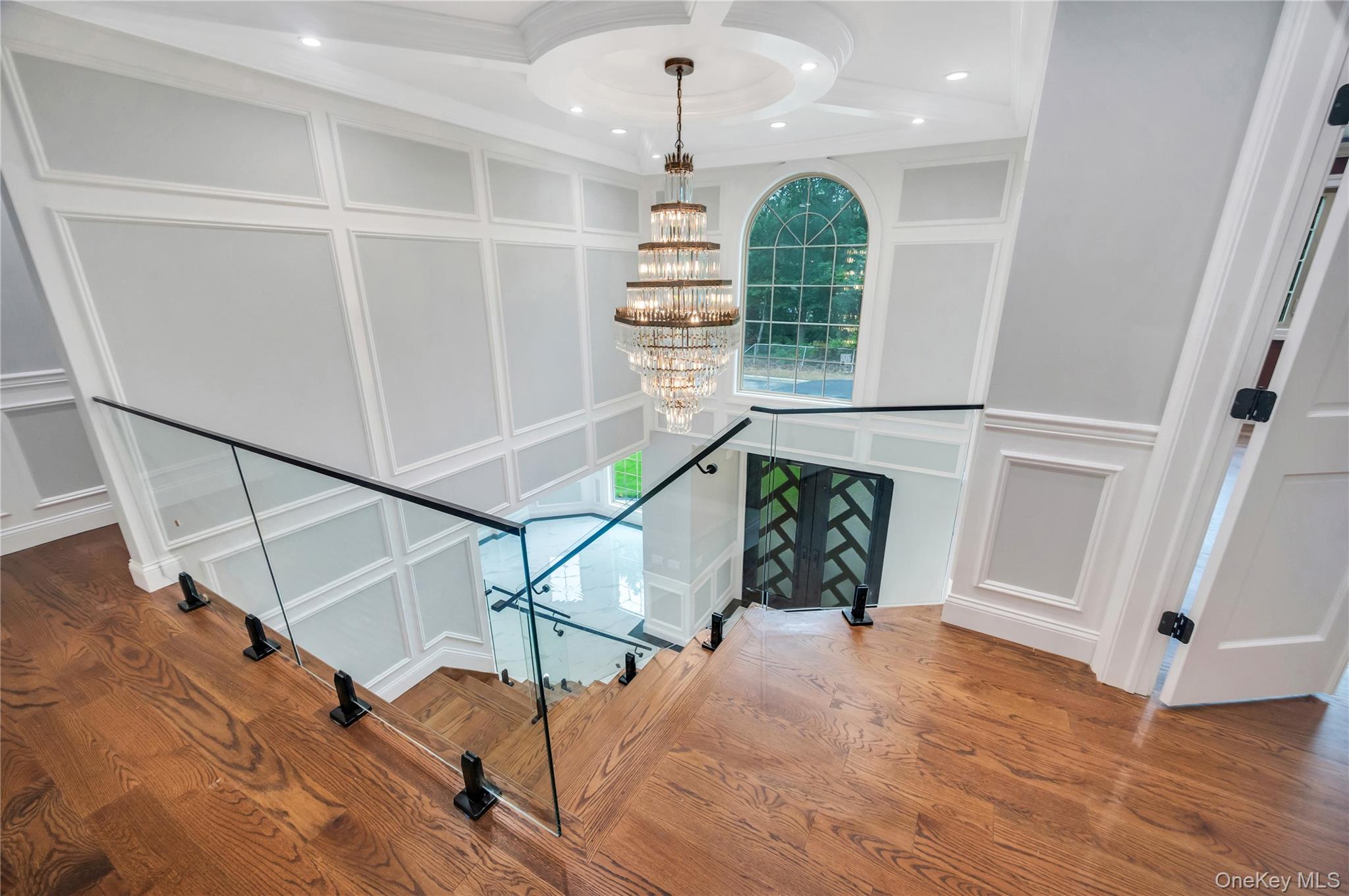 16 Violet Avenue, Hicksville, NY 11801