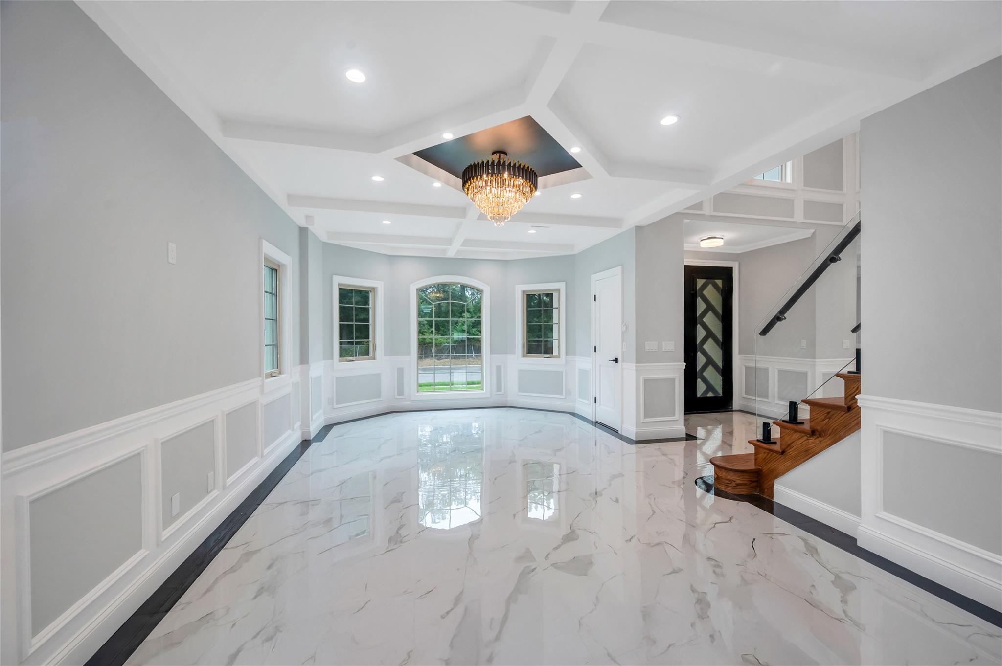 16 Violet Avenue, Hicksville, NY 11801