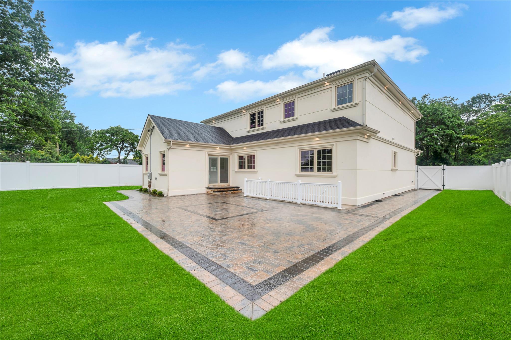 16 Violet Avenue, Hicksville, NY 11801