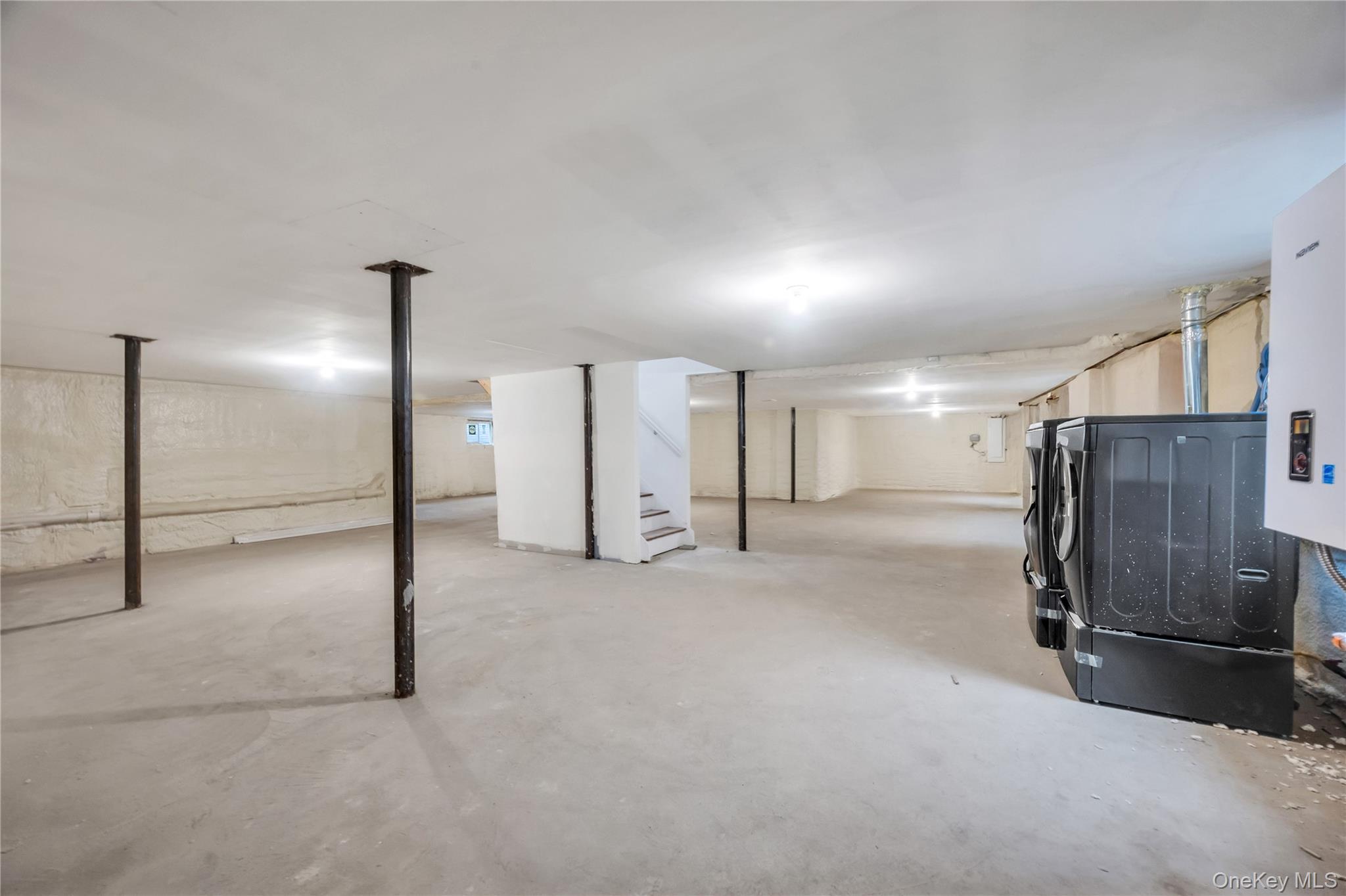 16 Violet Avenue, Hicksville, NY 11801