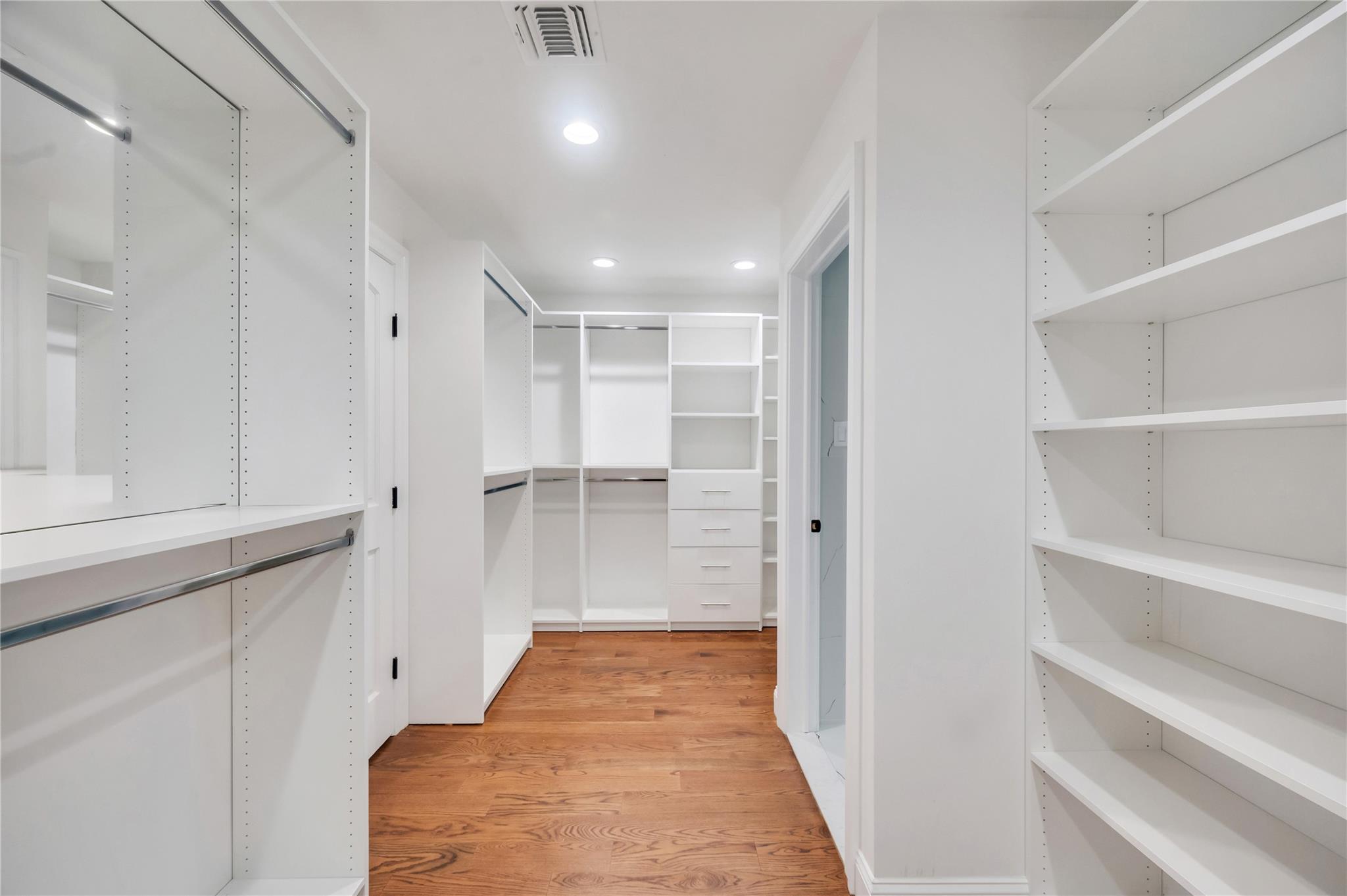 16 Violet Avenue, Hicksville, NY 11801