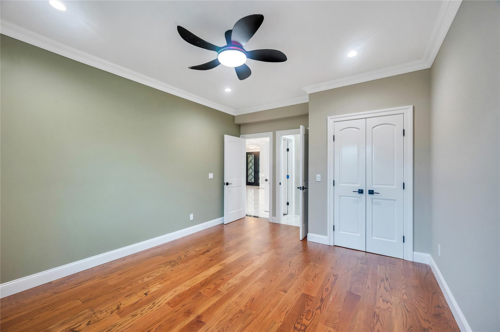 16 Violet Avenue, Hicksville, NY 11801