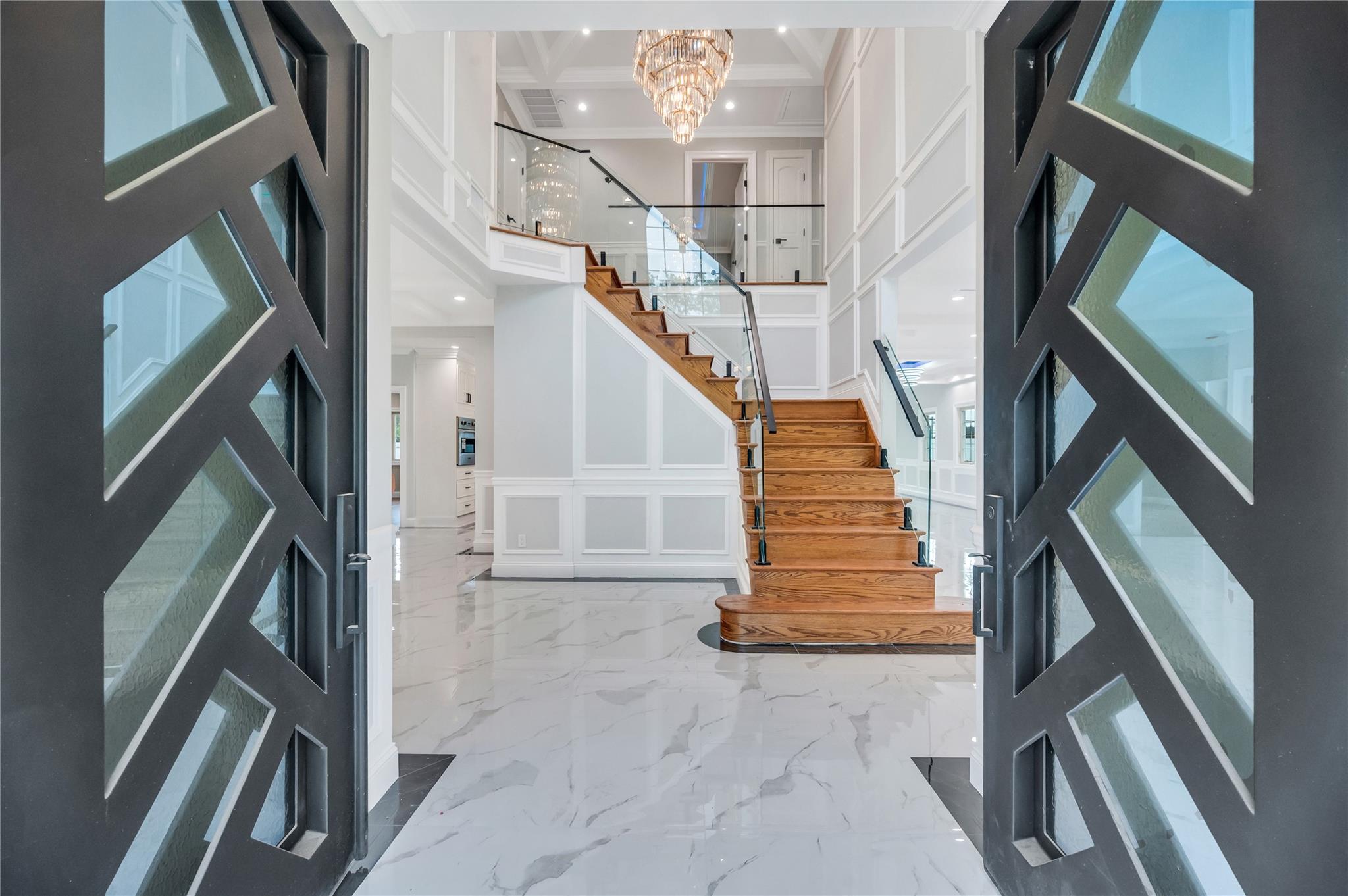 16 Violet Avenue, Hicksville, NY 11801