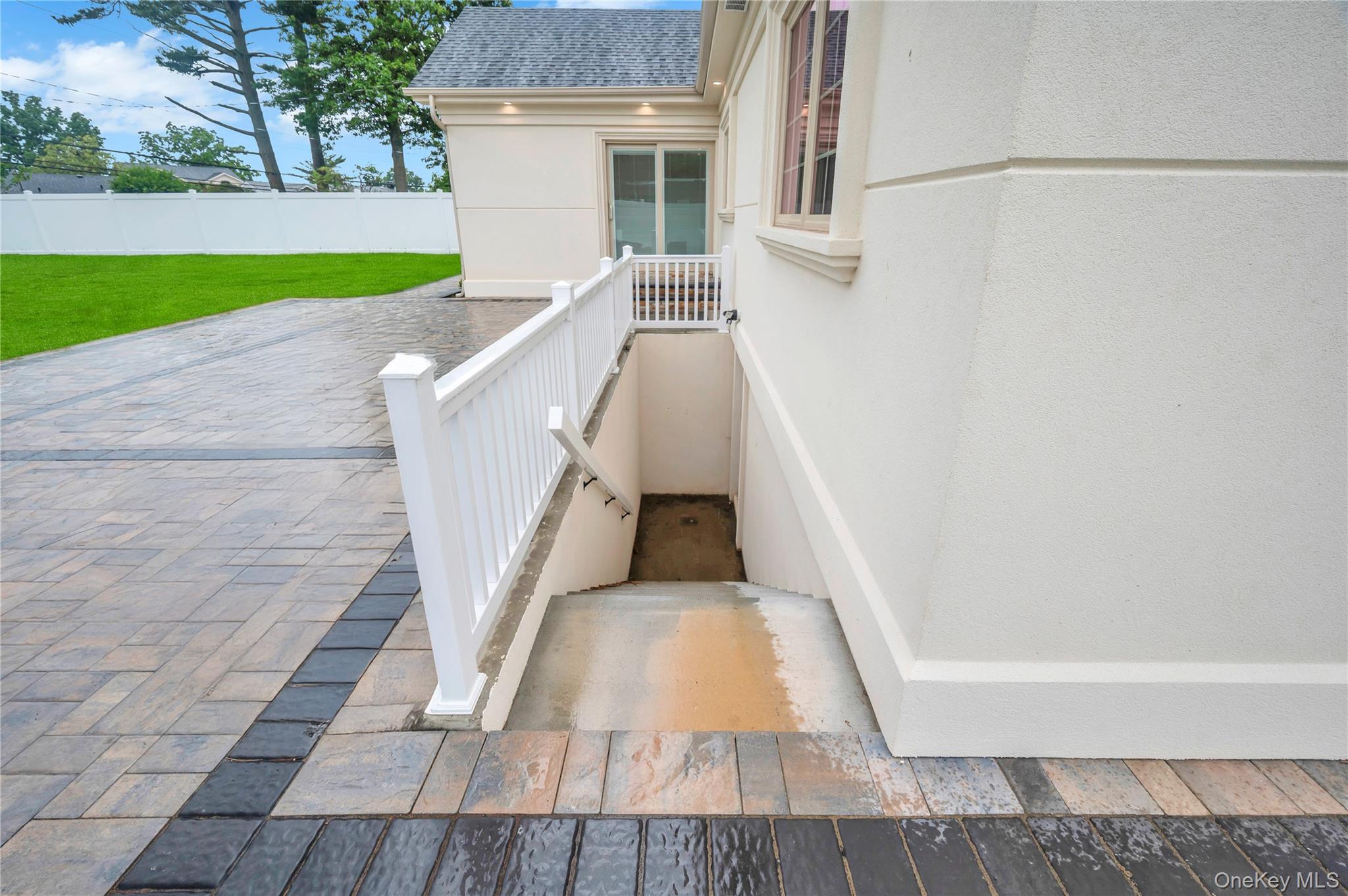 16 Violet Avenue, Hicksville, NY 11801