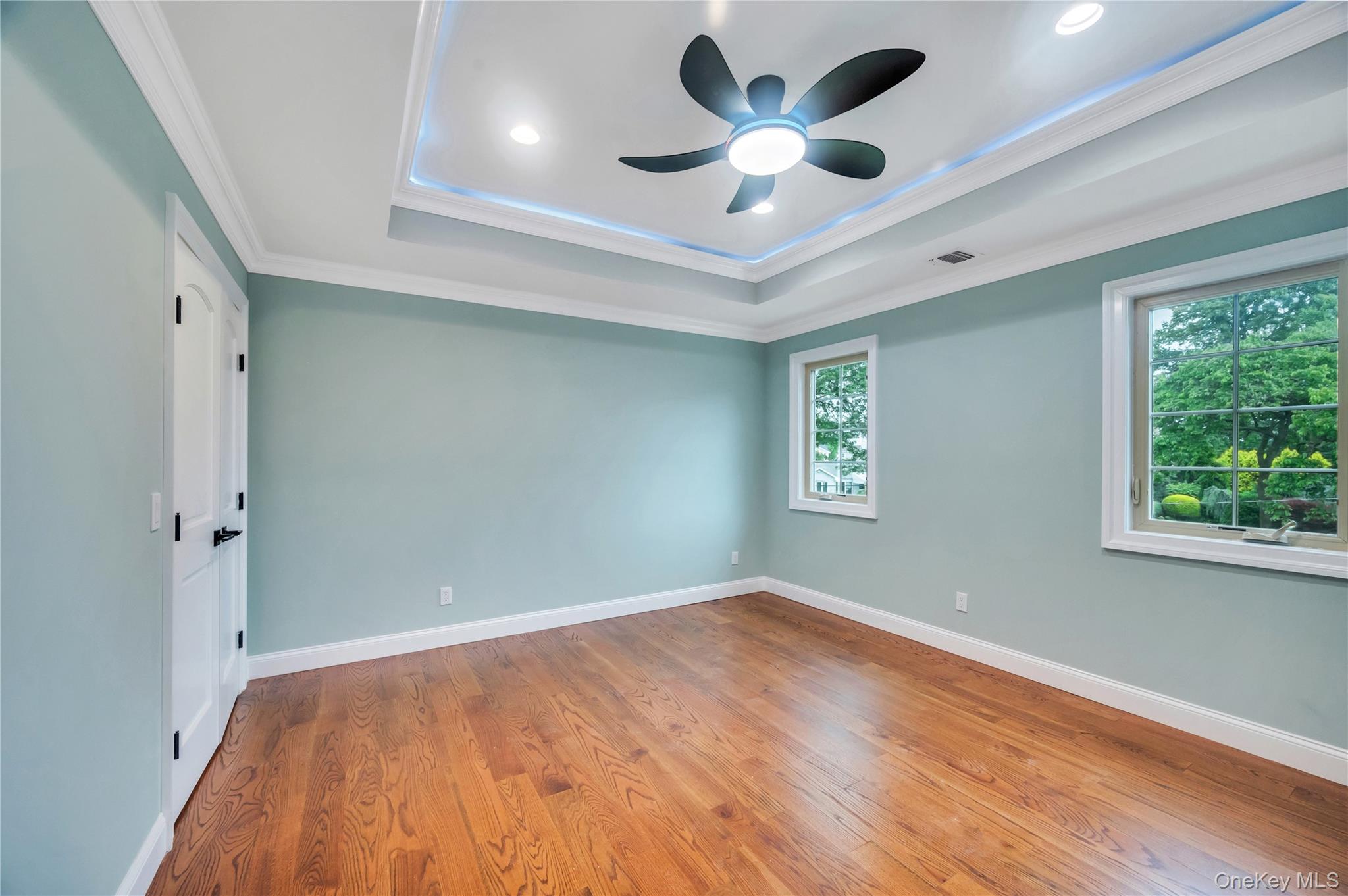 16 Violet Avenue, Hicksville, NY 11801