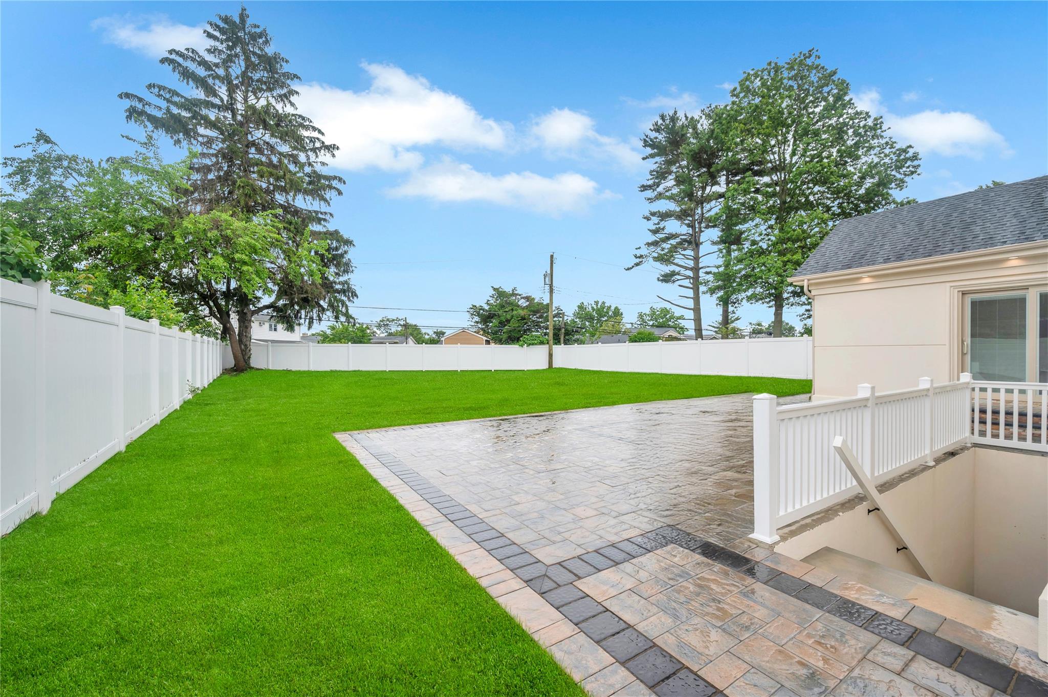 16 Violet Avenue, Hicksville, NY 11801