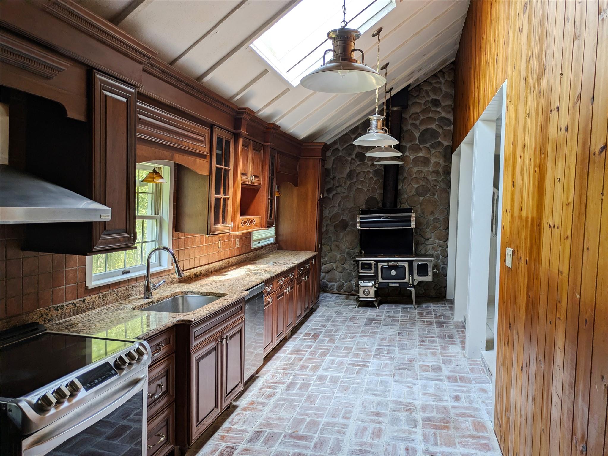 7 Senic Drive, Center Moriches, NY 11934