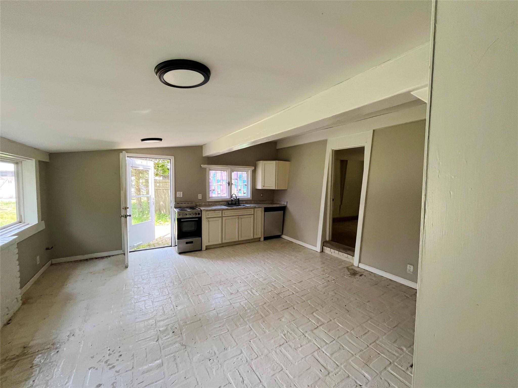 7 Senic Drive, Center Moriches, NY 11934