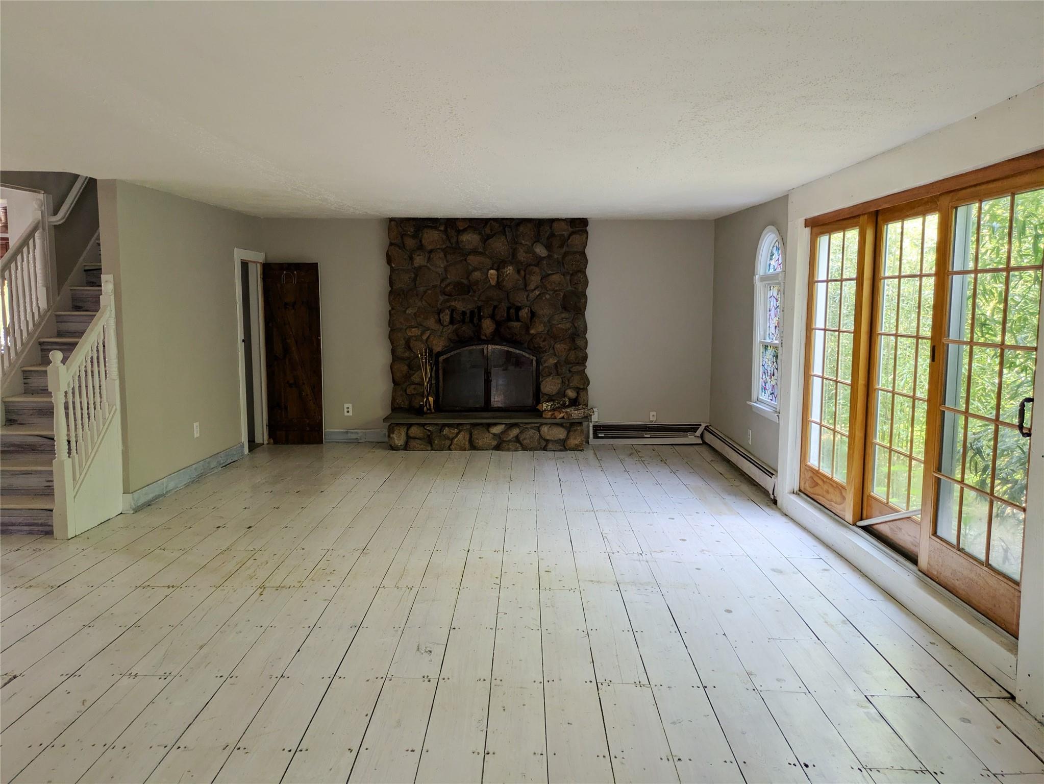 7 Senic Drive, Center Moriches, NY 11934