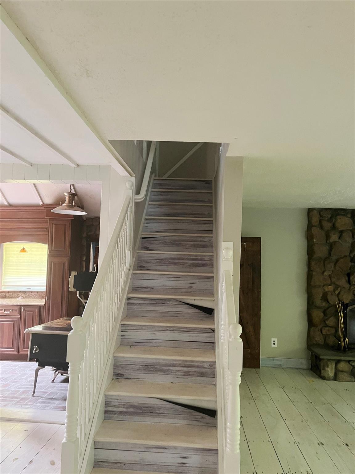 7 Senic Drive, Center Moriches, NY 11934