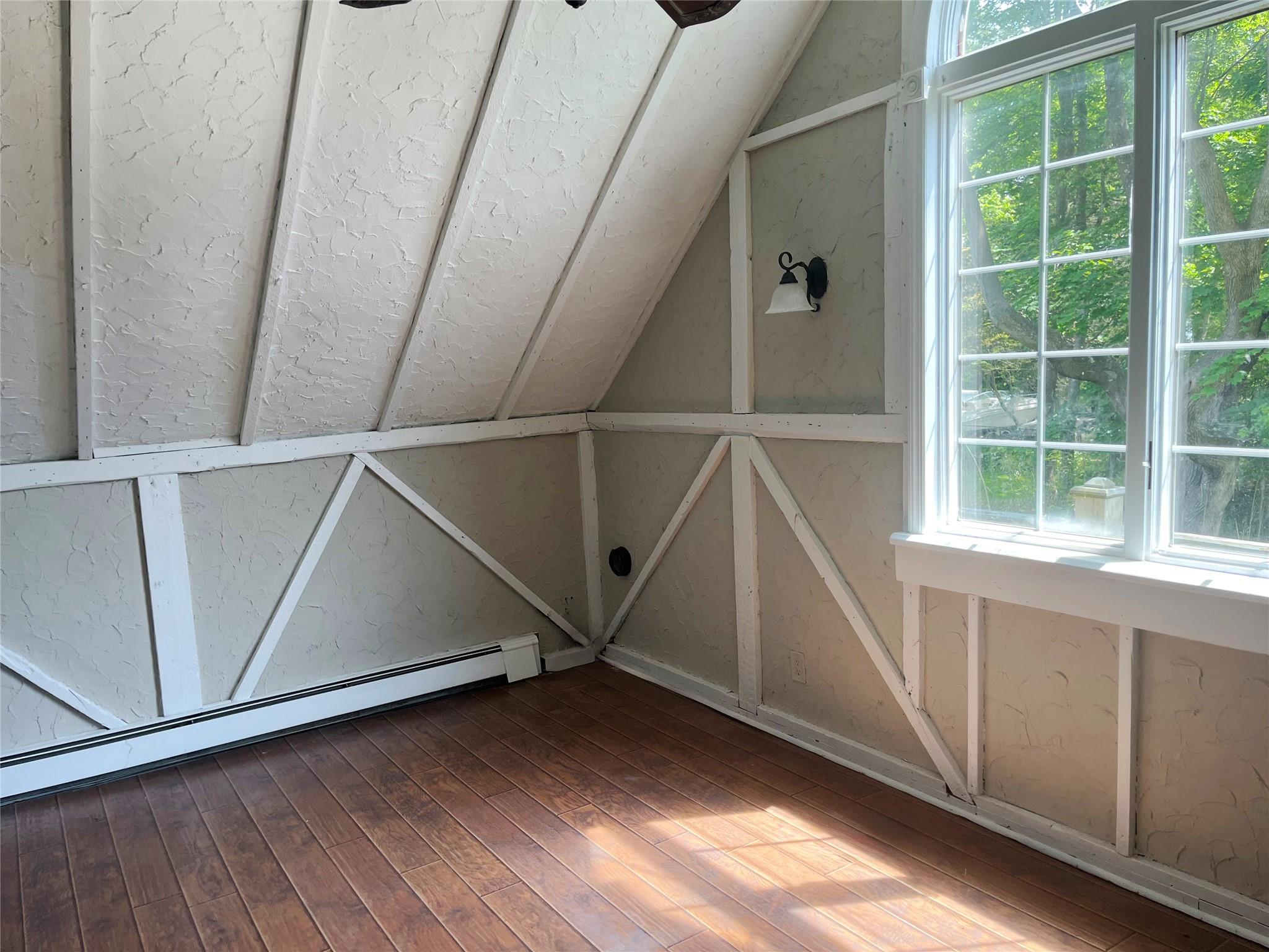 7 Senic Drive, Center Moriches, NY 11934